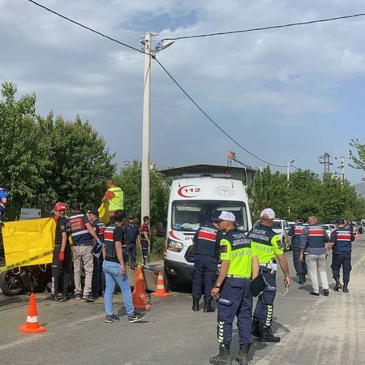 Traktörle motosiklet çarpıştı: 3 ölü