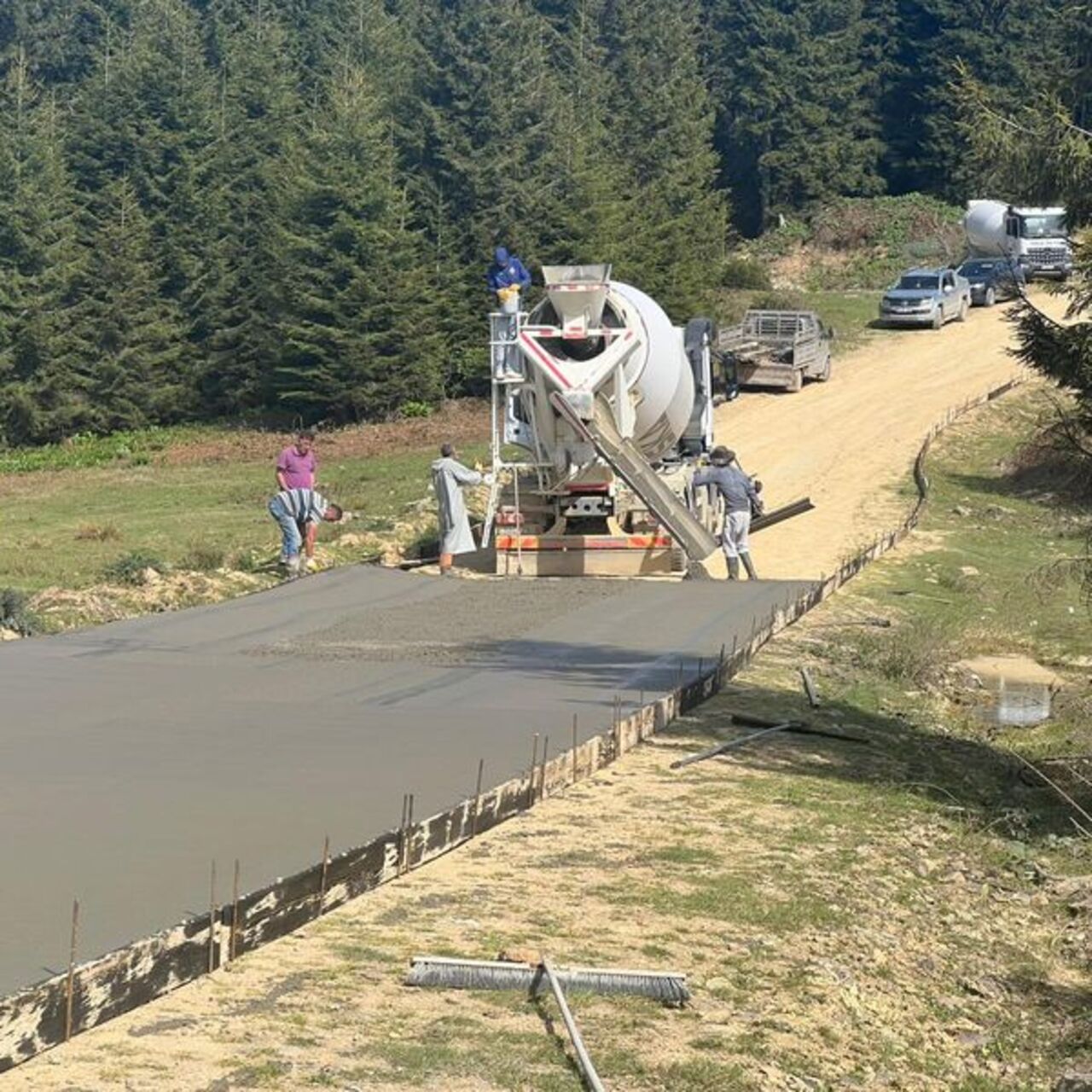 Piraziz’de yaylaya beton yol