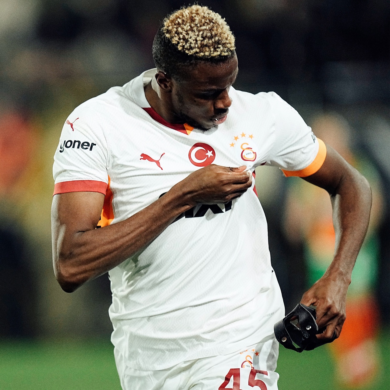 Osimhen’e ‘çevre’ baskısı!