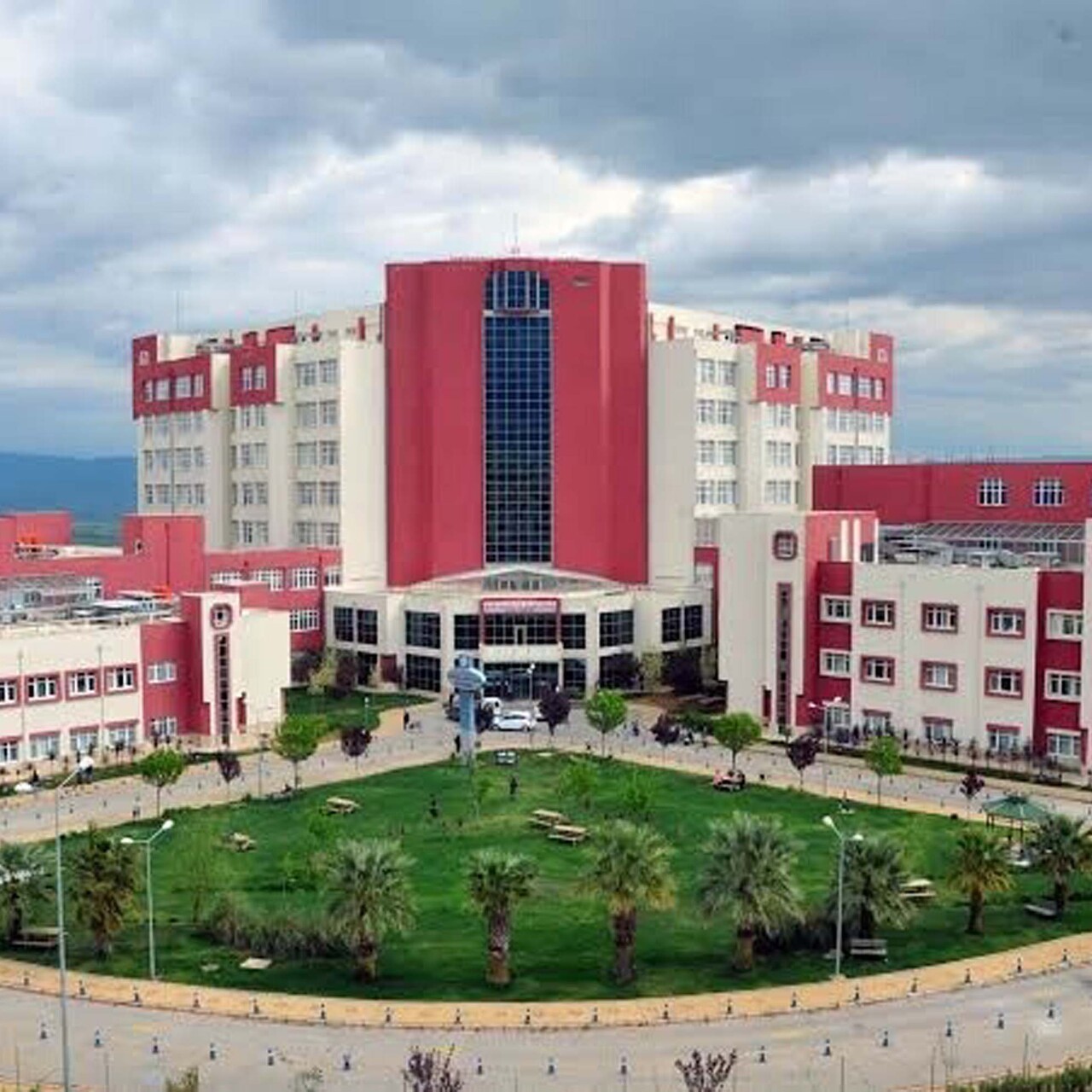 Profesöre ‘bıçak parası’ gözaltısı!