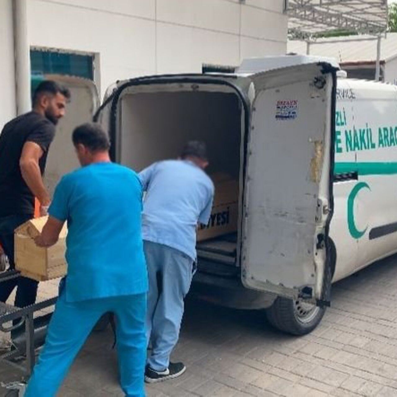 İki motosiklet kafa kafaya çarpıştı: 1 ölü, 1 yaralı
