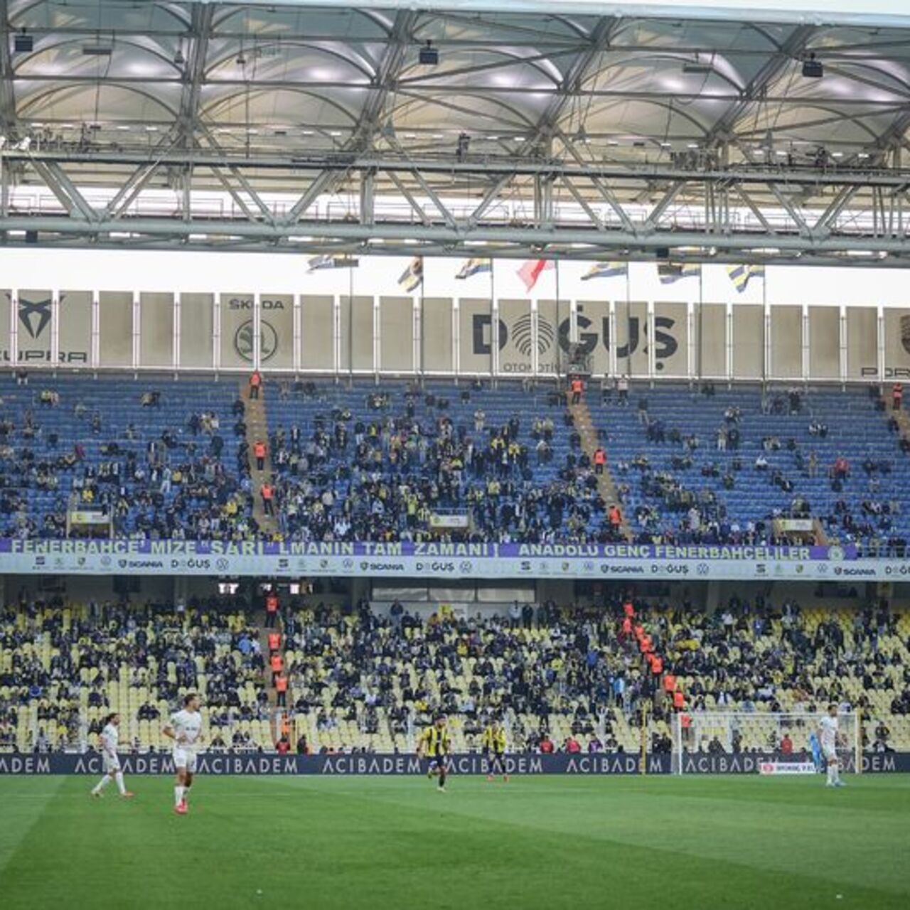 Fenerbahçe tribünleri boş kaldı