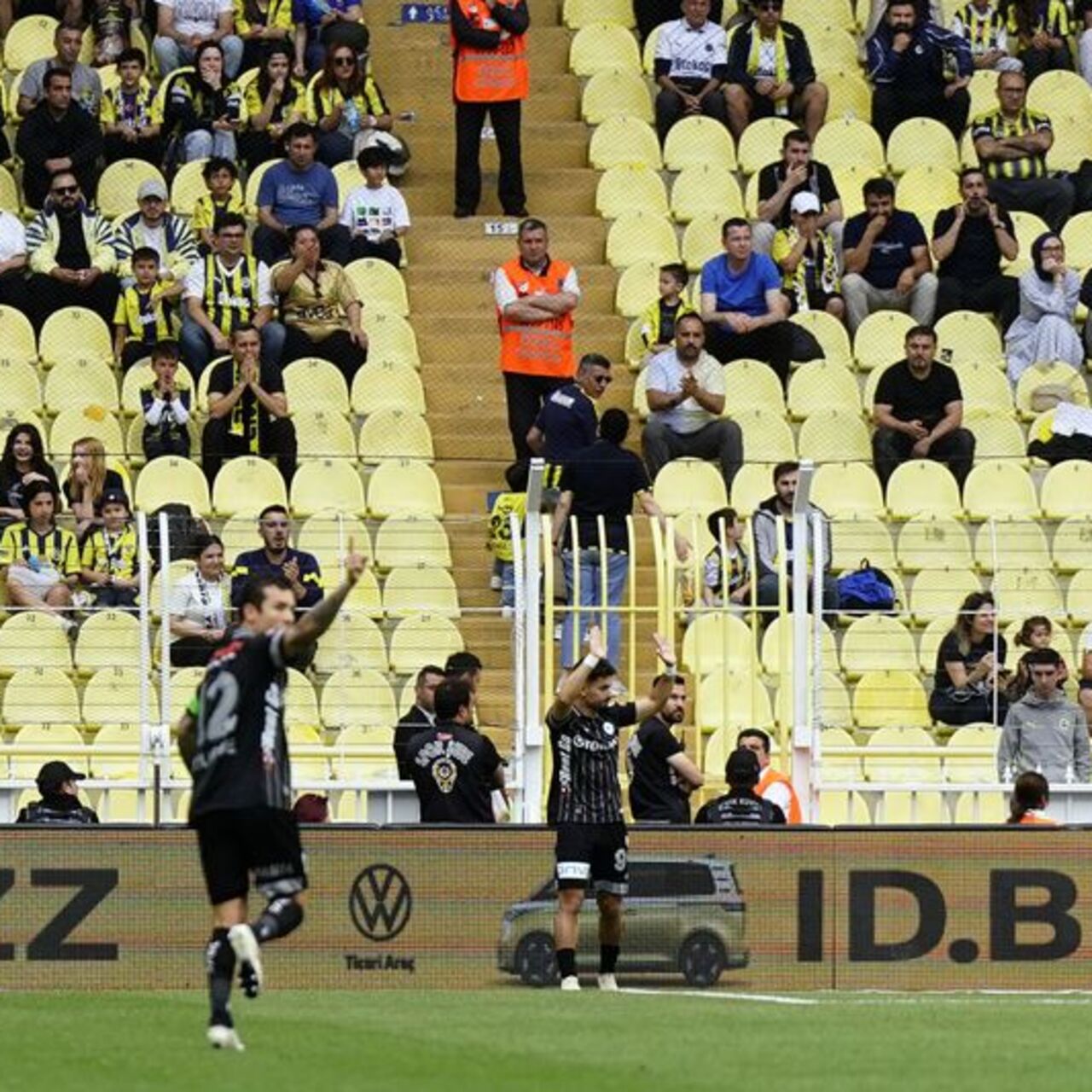 Melih Bostan golünü attı, sevinmedi!