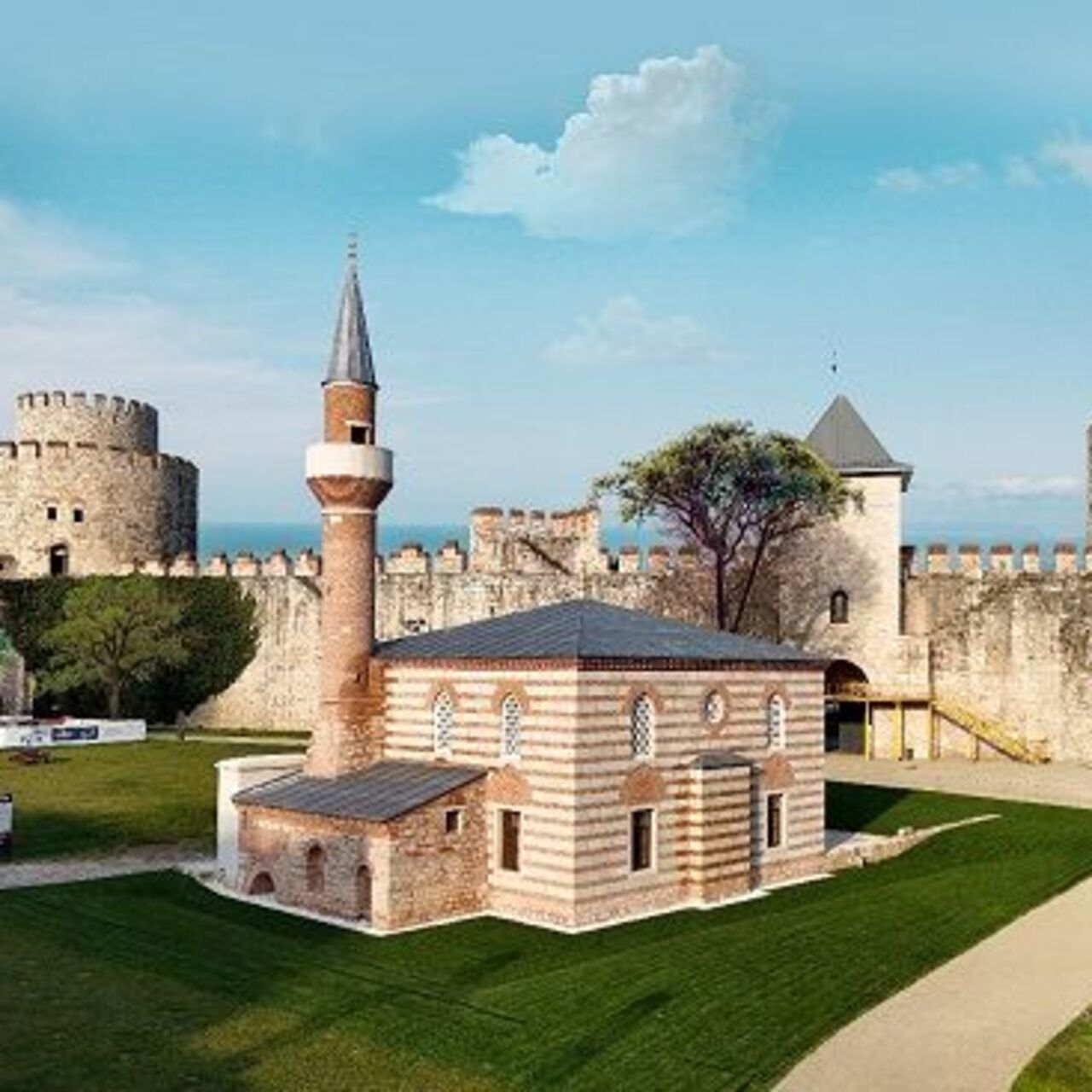 Fatih Mescidi yeniden ibadete açıldı