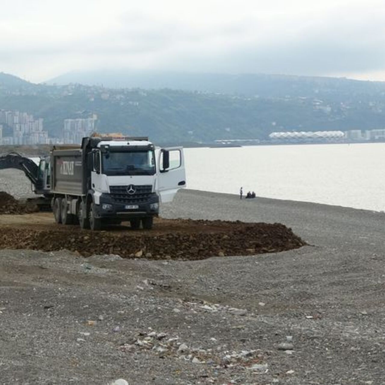 Faroz Limanı’na 21 tonluk betonlarla koruma