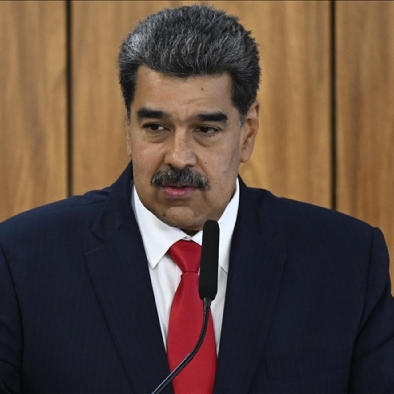 Maduro, Çin Devlet Başkanı Şi ile görüştü
