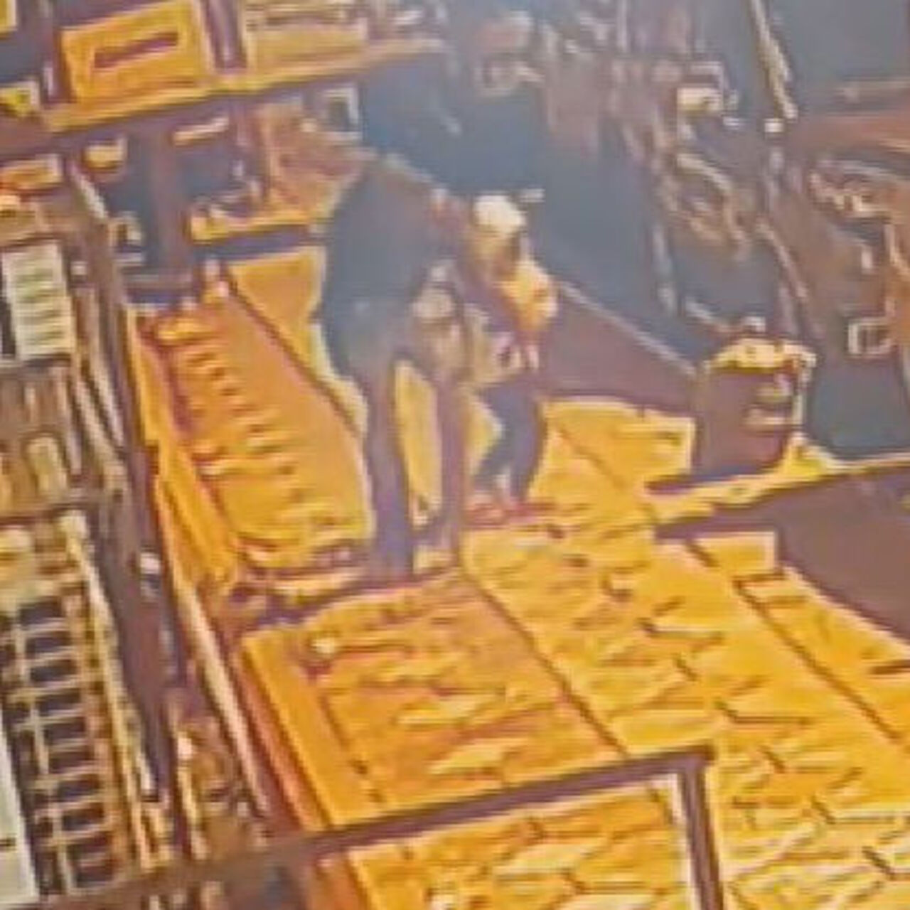 Babası bagajdan eşya alan çocuğu kaçırmaya çalışan şüpheli tutuklandı
