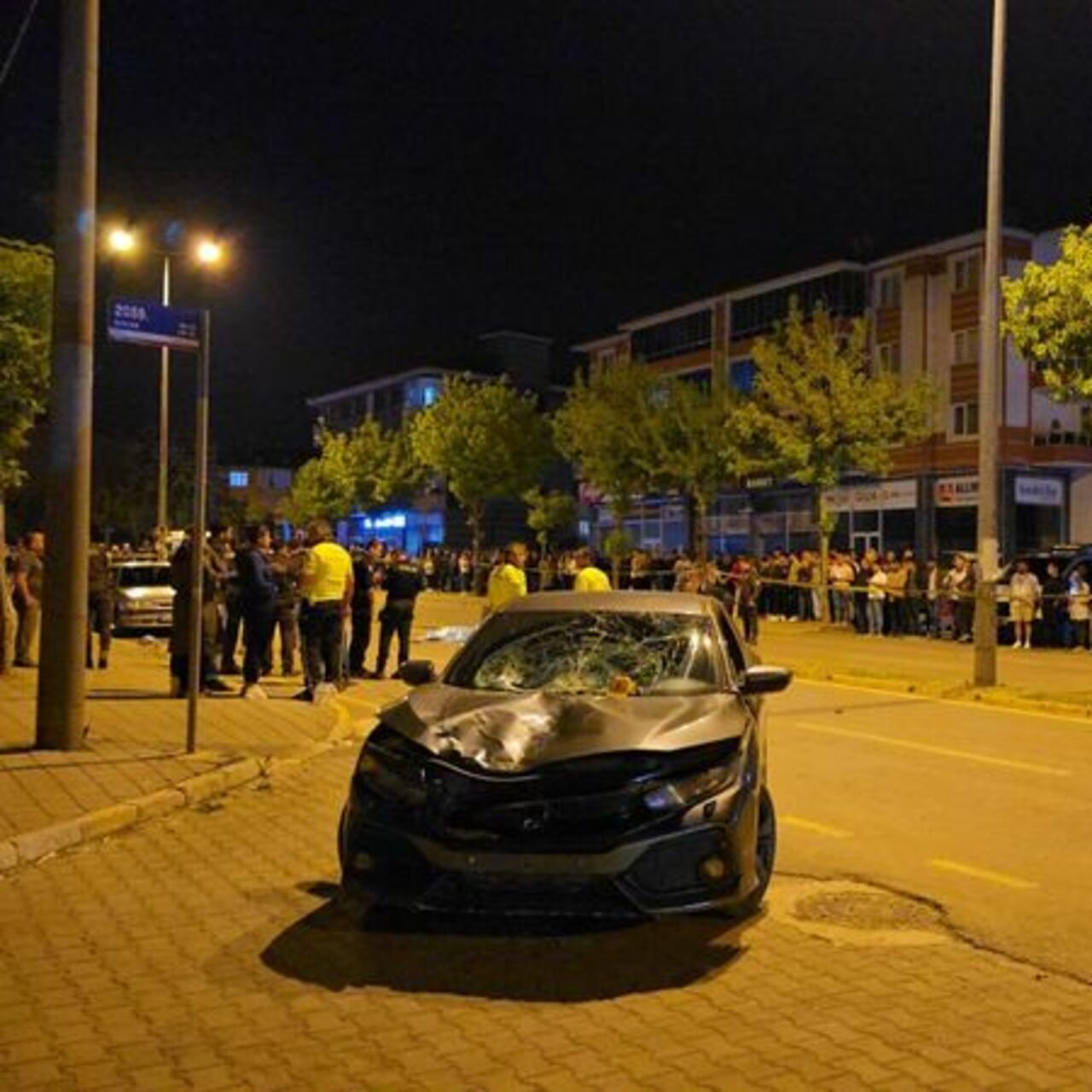 Otomobilin çarptığı 2 kadın hayatını kaybetti