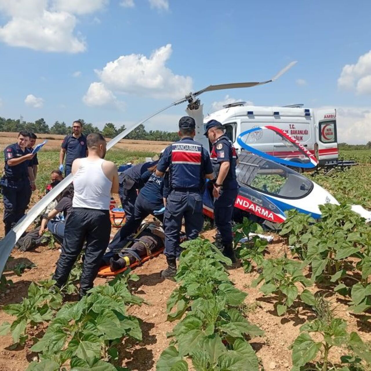 Adana’da jandarma cayrokopteri sert iniş yaptı