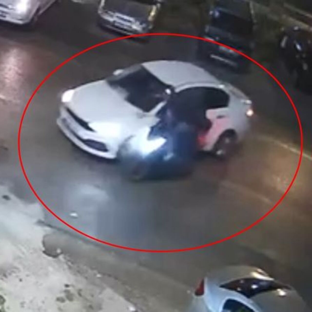 Otomobil ile motosiklet çarpıştı: 1 yaralı
