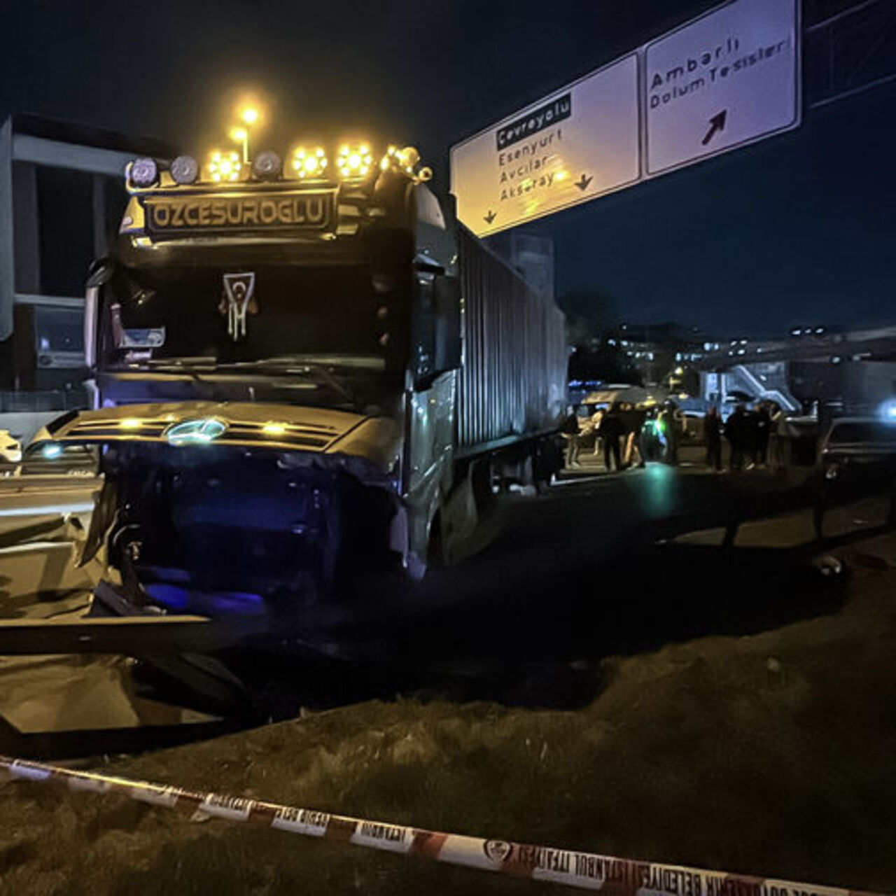Beylikdüzü’nde TIR faciası! Ölü ve yaralılar var