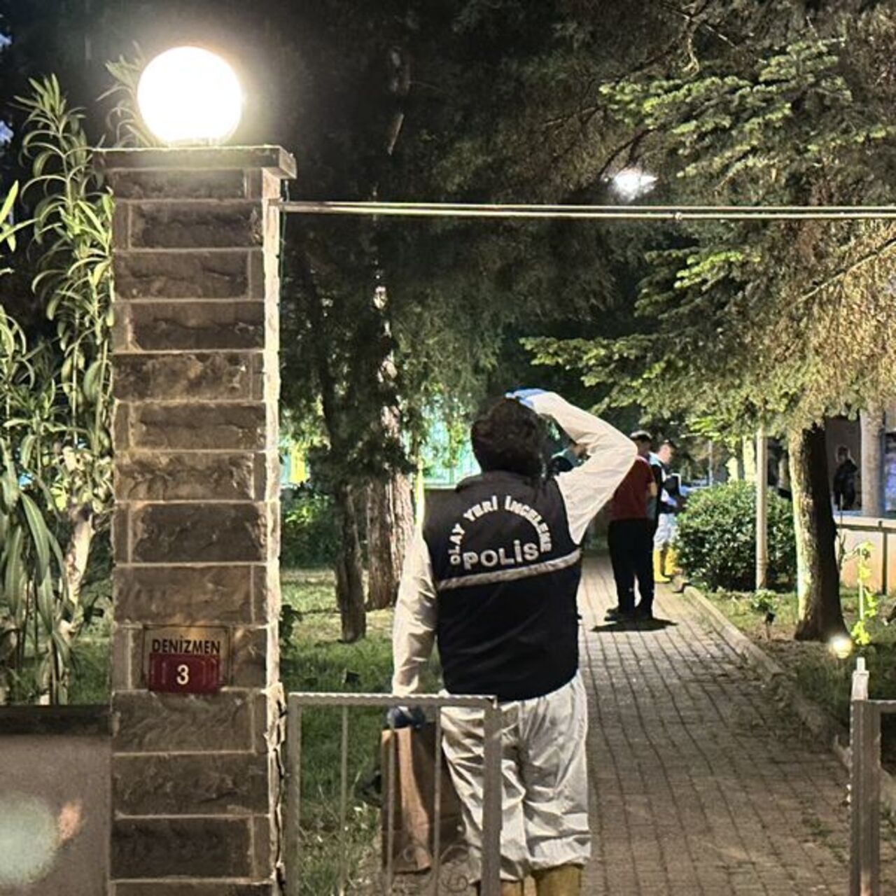 Kadıköy’de apartmanda yangını: 1 ölü
