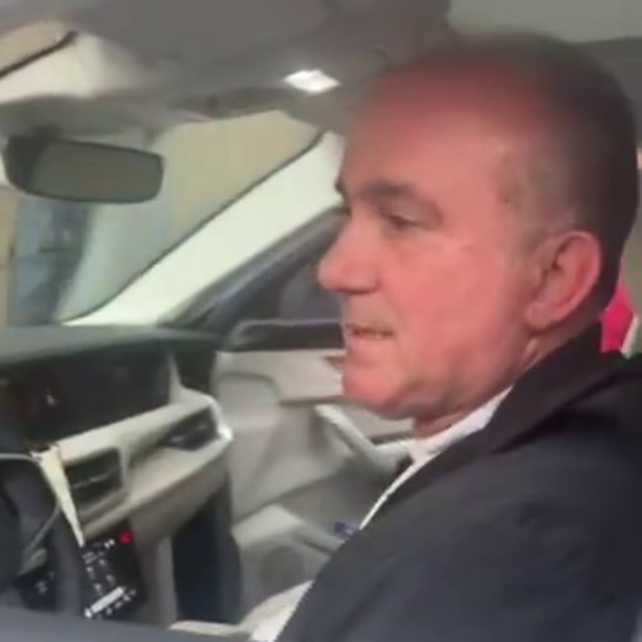 Hastaneden ayrılan İnan Kıraç polis tarafından aranıyor