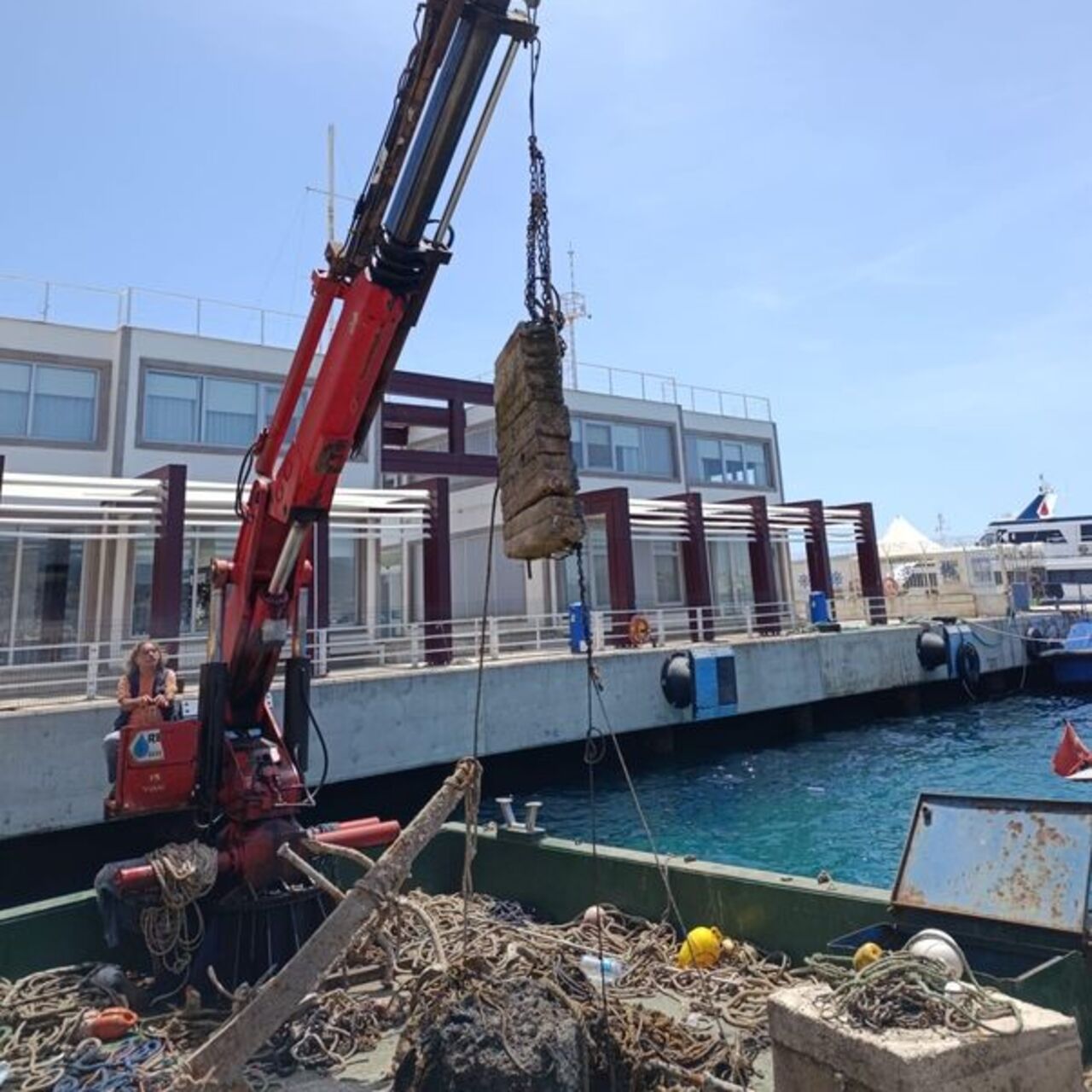 Bodrum’da denizden 30 ton atık çıktı