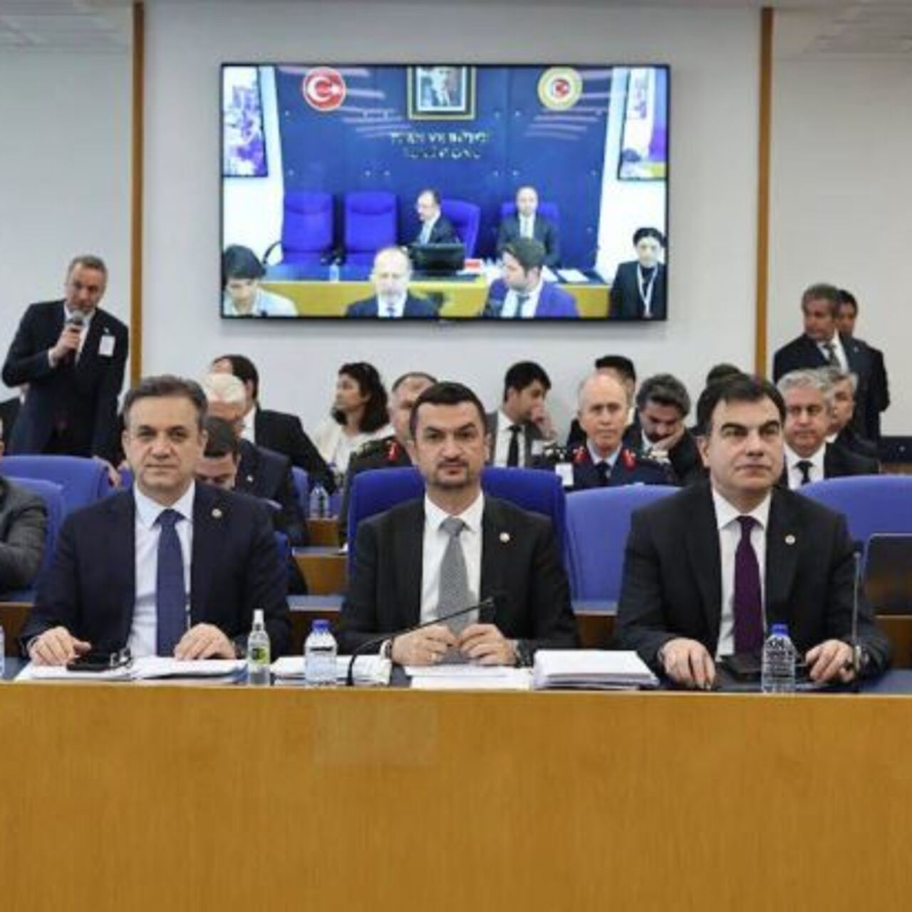 Torba teklifte ‘ihraç yetkisi’ çıkarıldı