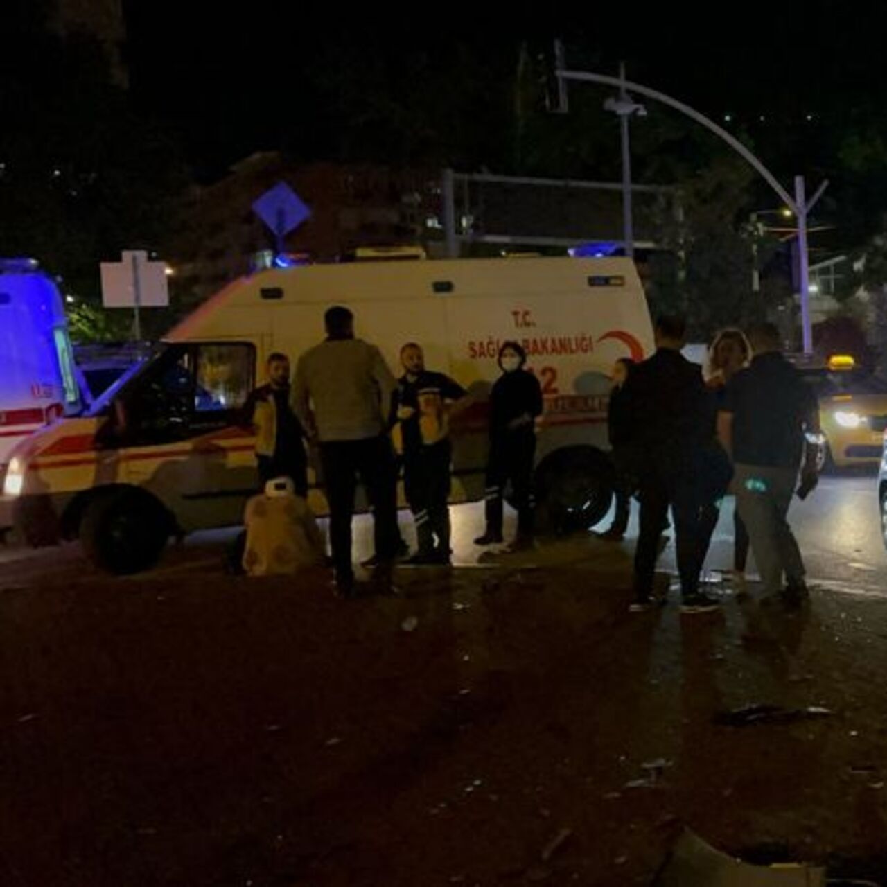 Kırmızı ışık ihlali kaza yaptırdı: 7 yaralı