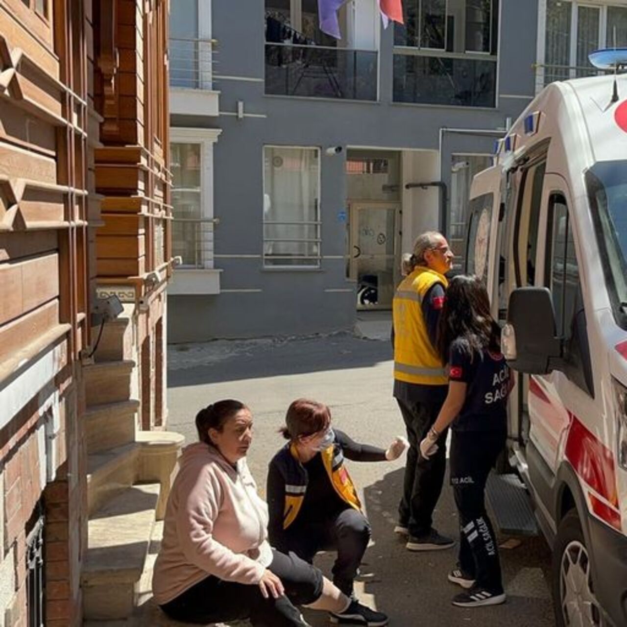 Sahipsiz köpek kadına saldırdı
