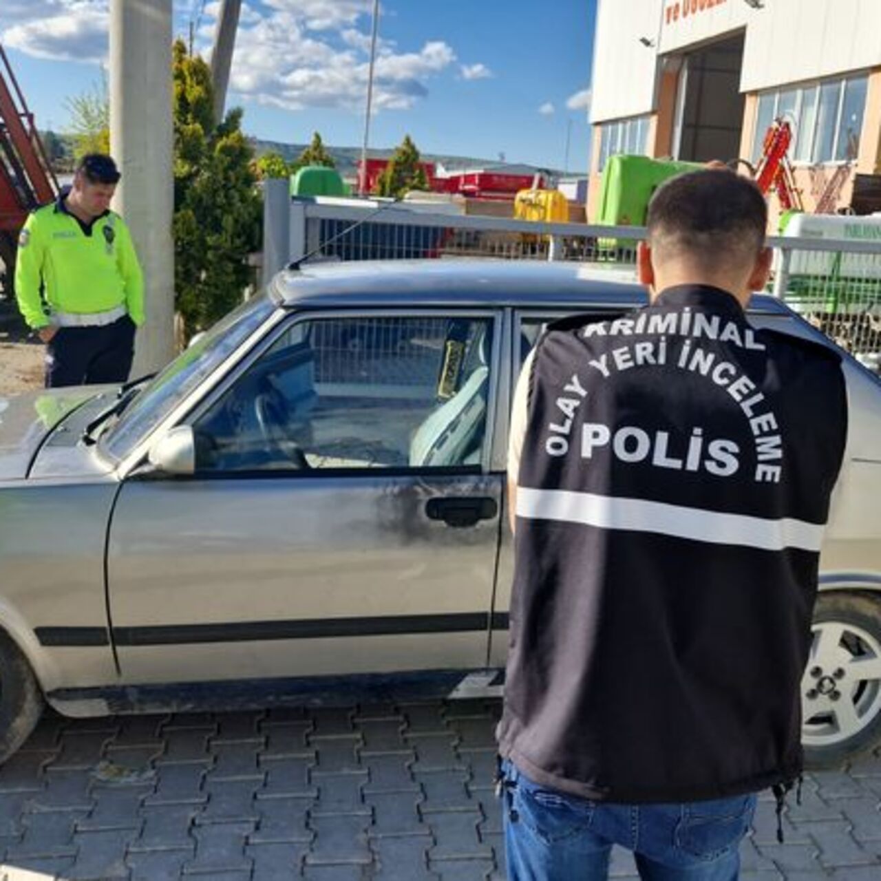 4 genç çalıntı araçla drift atarken yakalandı