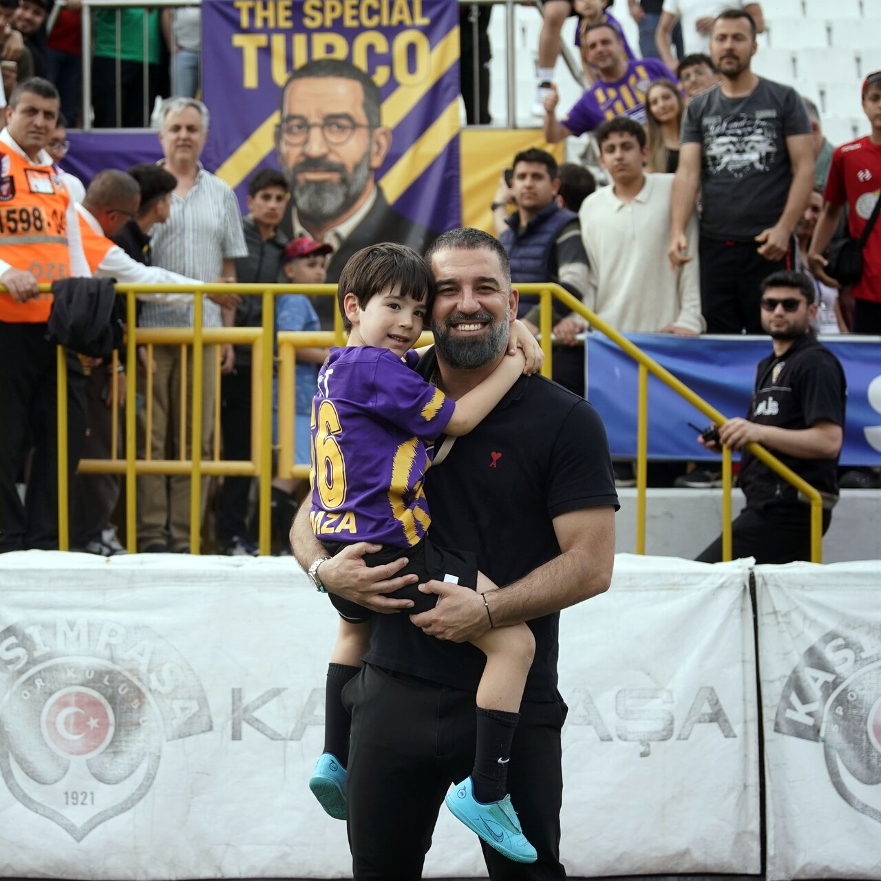 Arda Turan, Eyüpspor’a veda etti!