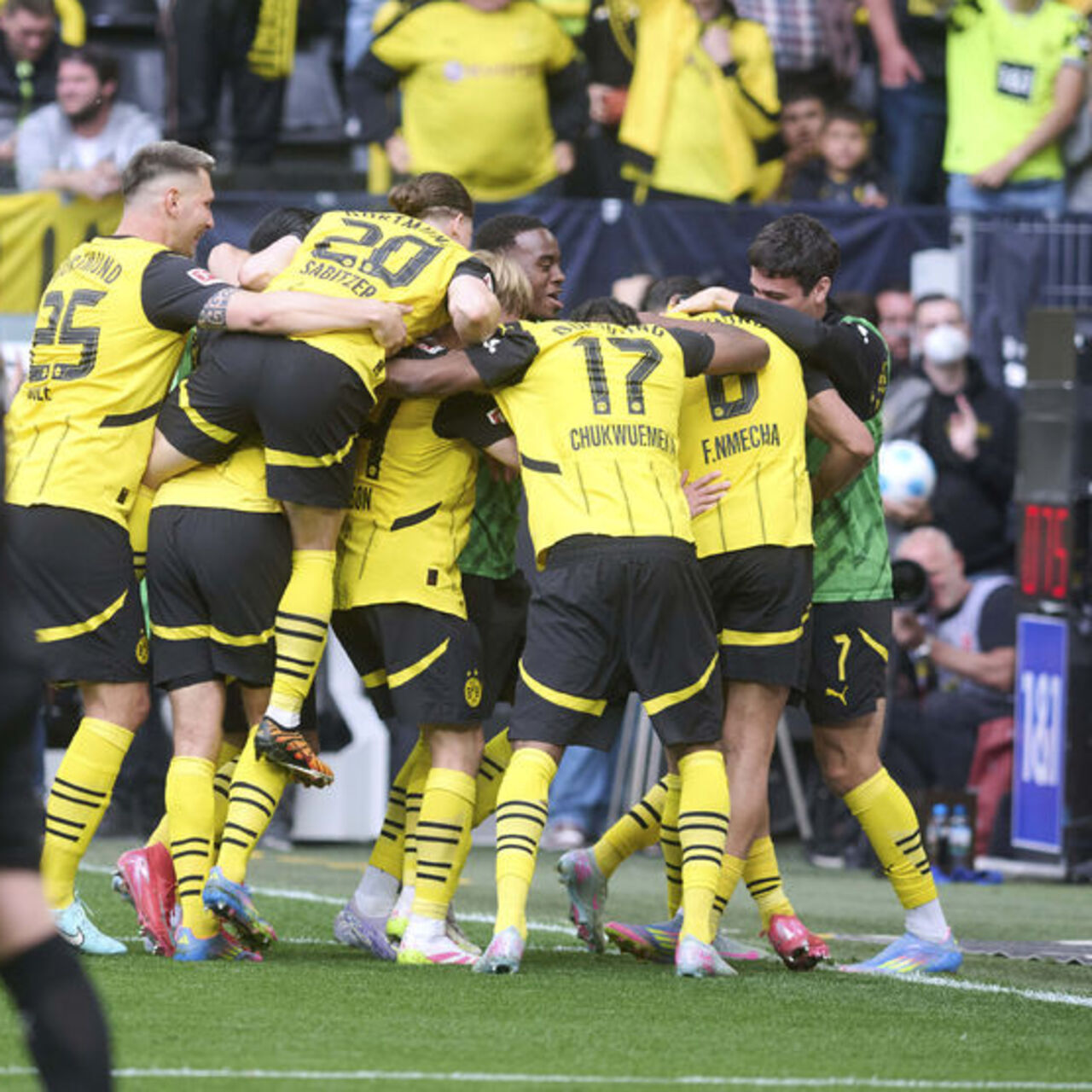 Dortmund, Devler Ligi biletini aldı!
