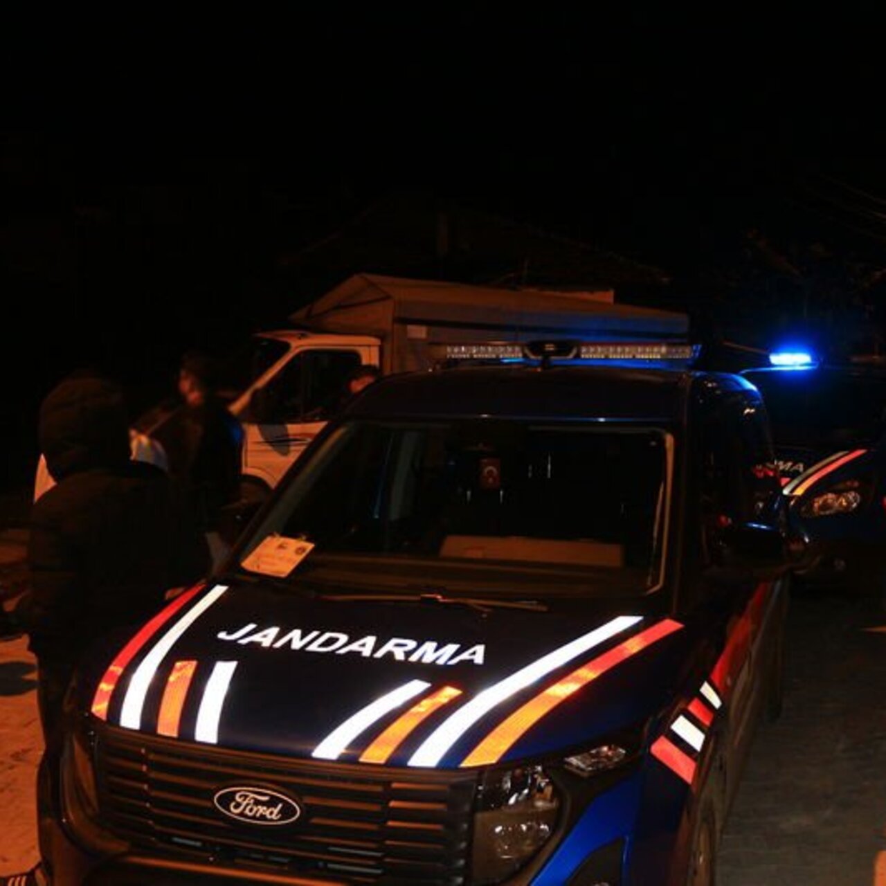 Tartıştığı yengesini öldürdü, kardeşini yaraladı