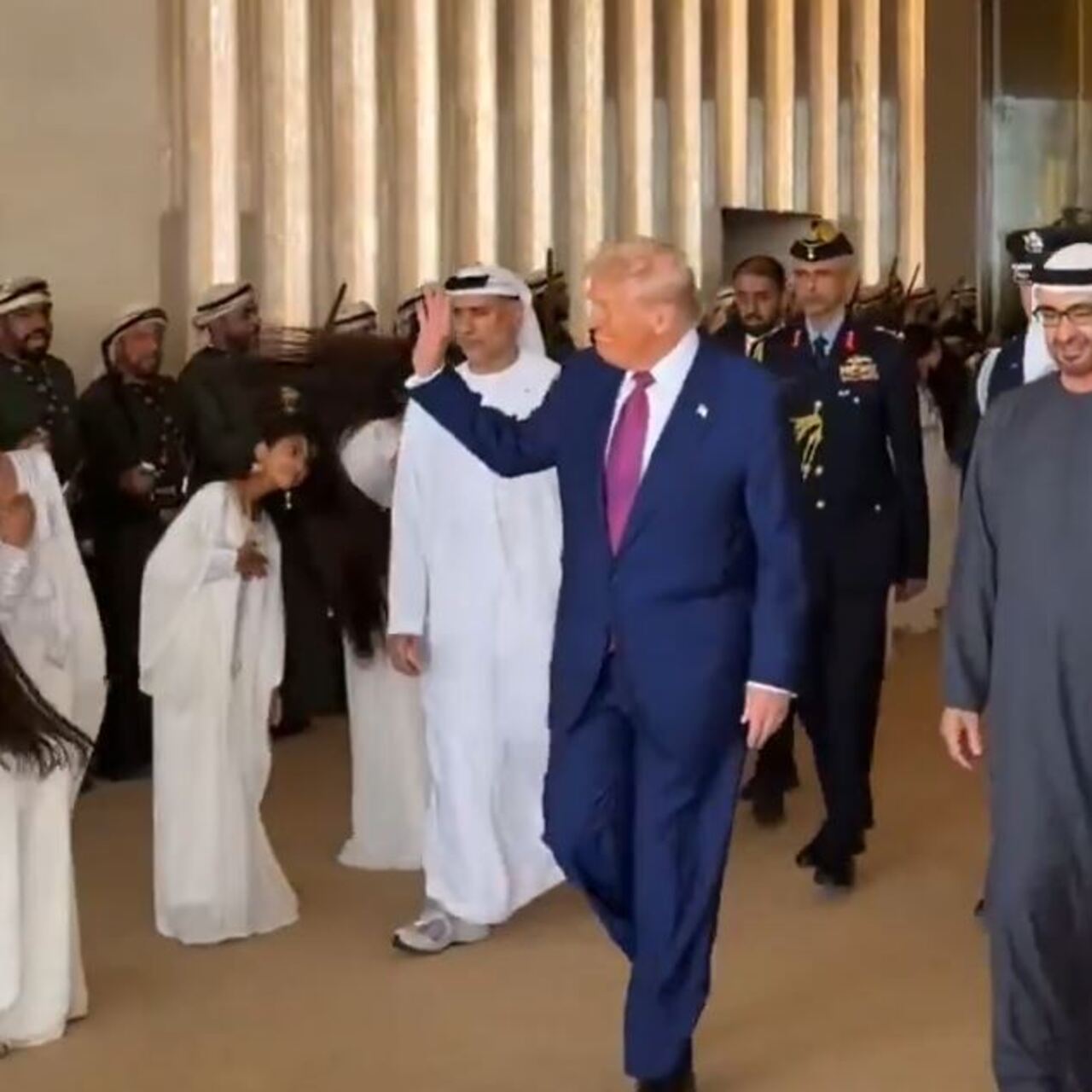 Trump’a BAE’de ilginç karşılama