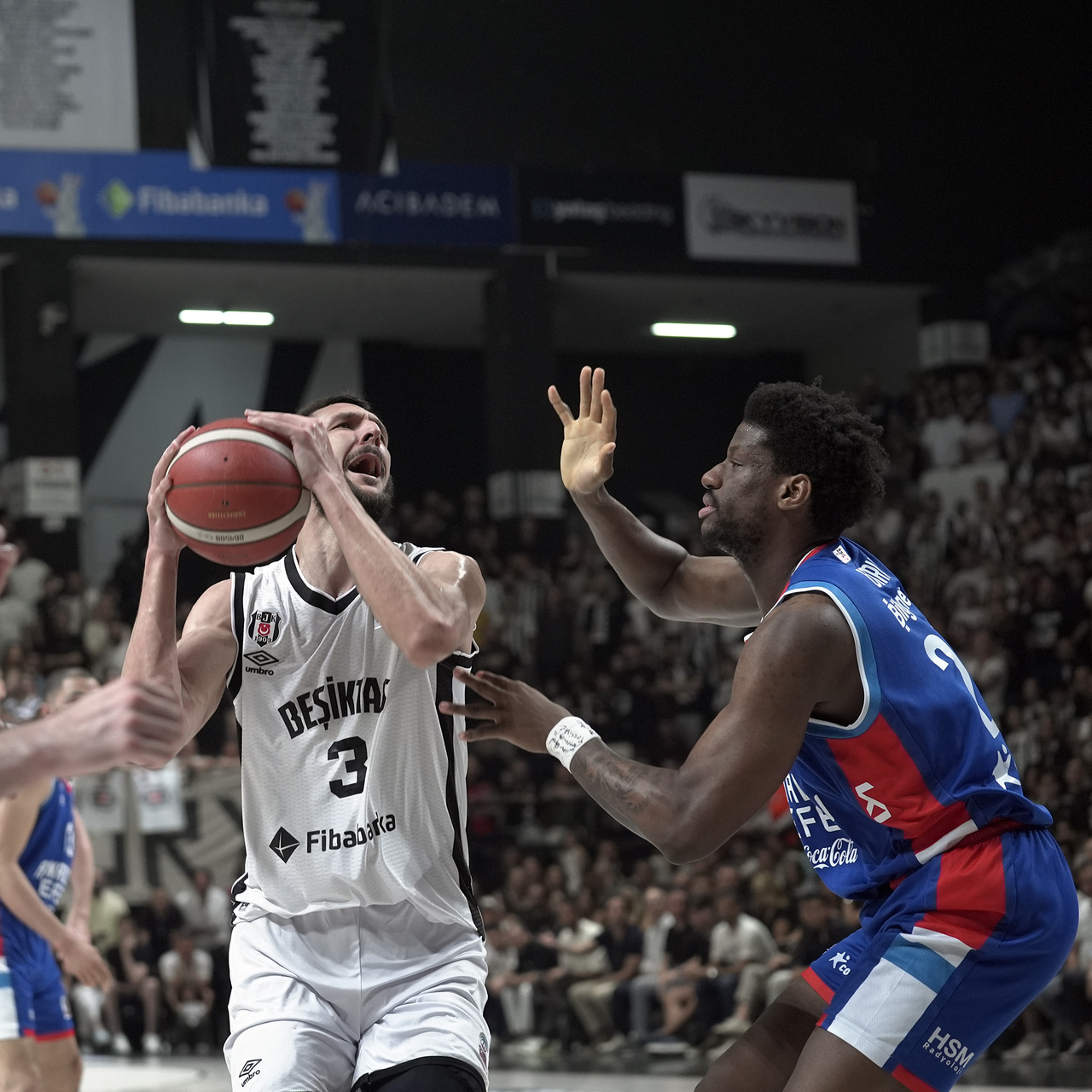 Beşiktaş Fibabanka finale yükseldi!