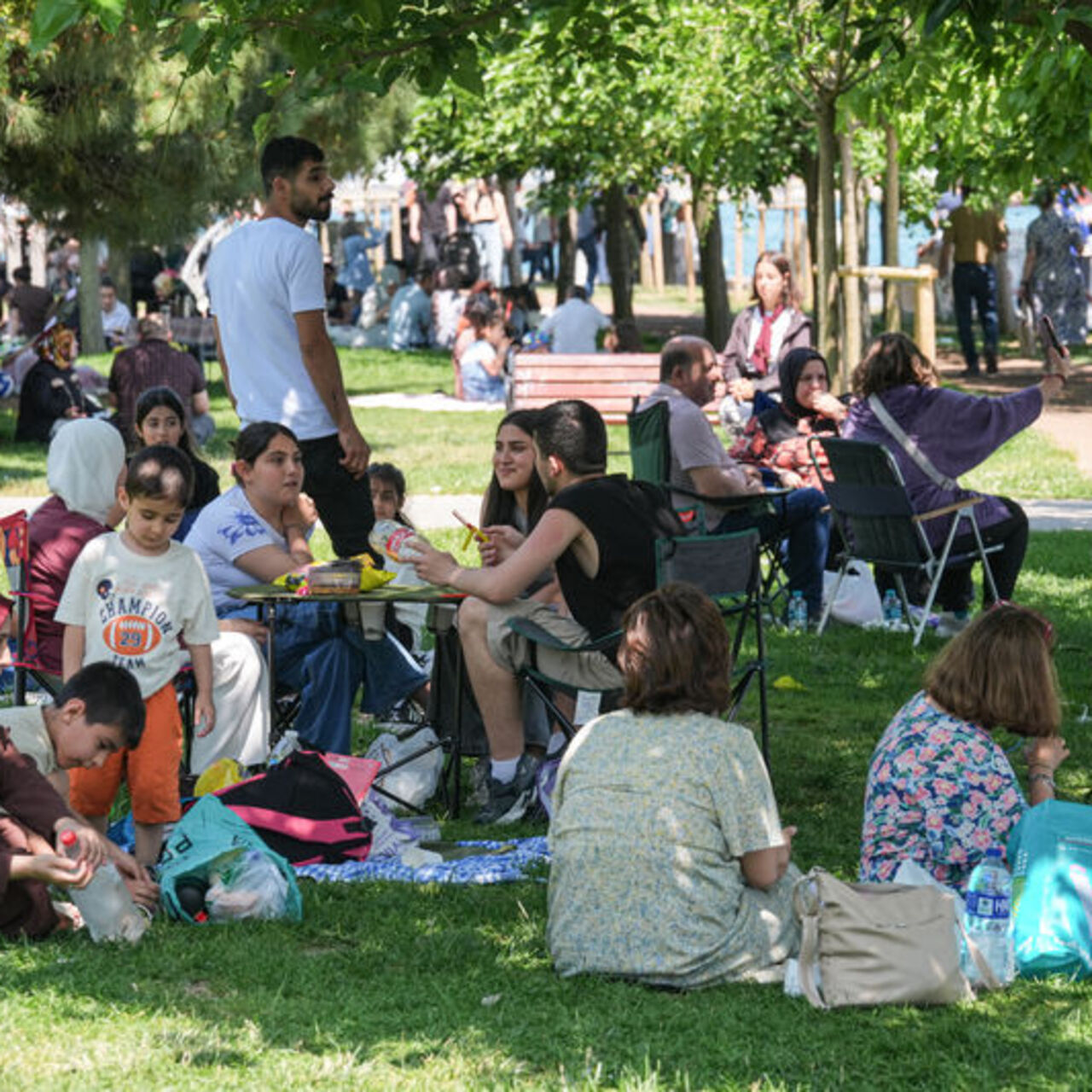 İstanbul’da sahil ve parklara akın