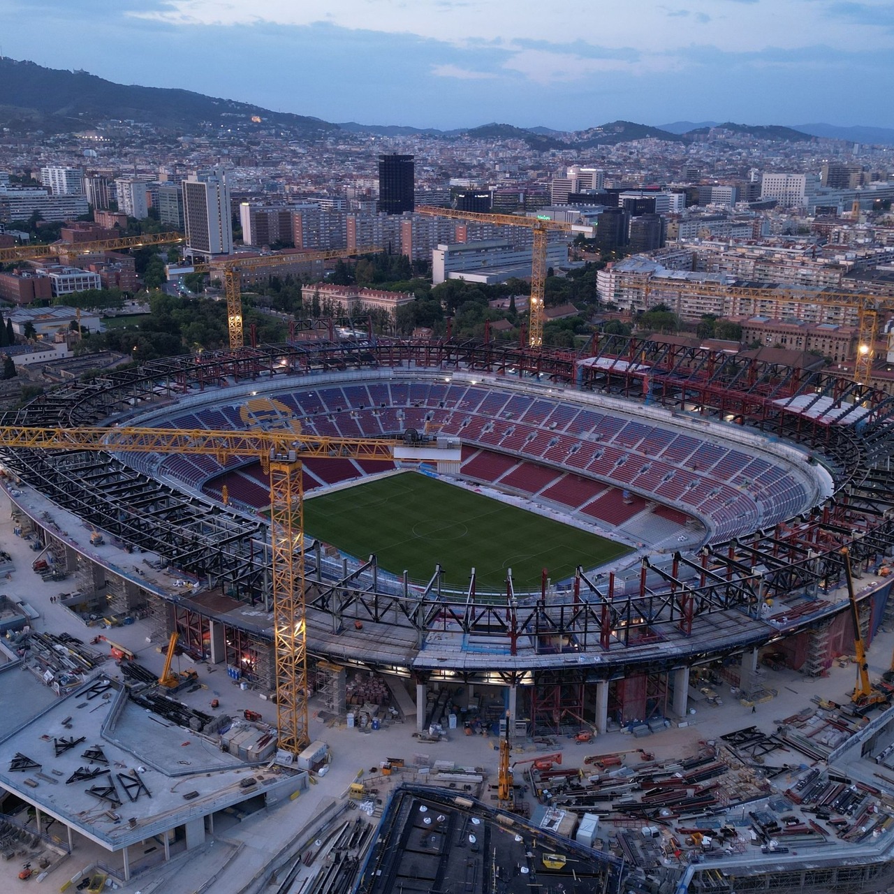 Barcelona Camp Nou’ya geri dönüyor!