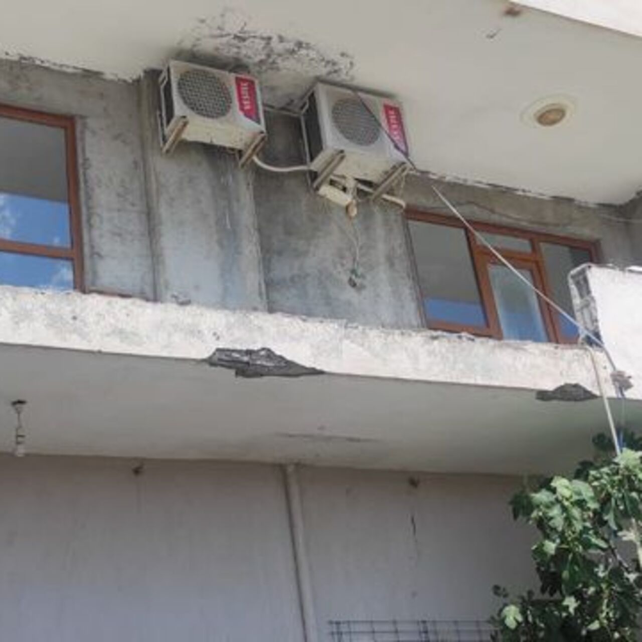 Batman’da bir binada balkon çöktü! 3 ölü, 7 yaralı