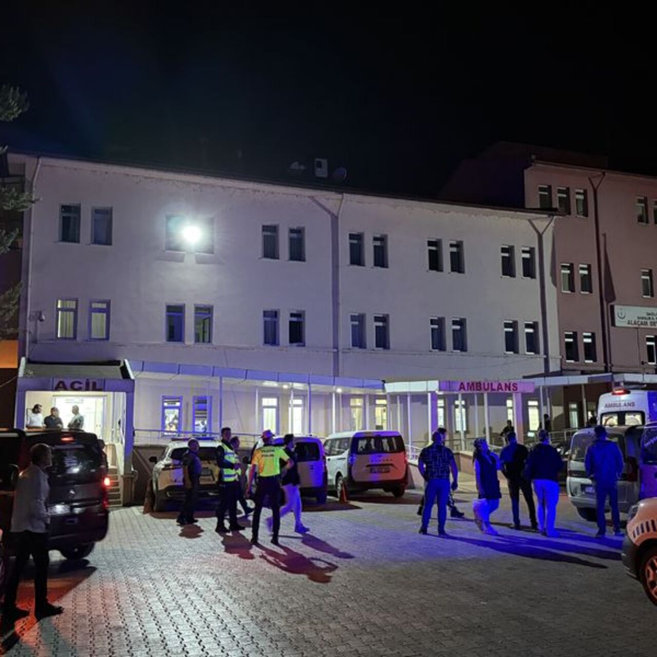 Samsun’da bıçaklı kavga: 3 yaralı