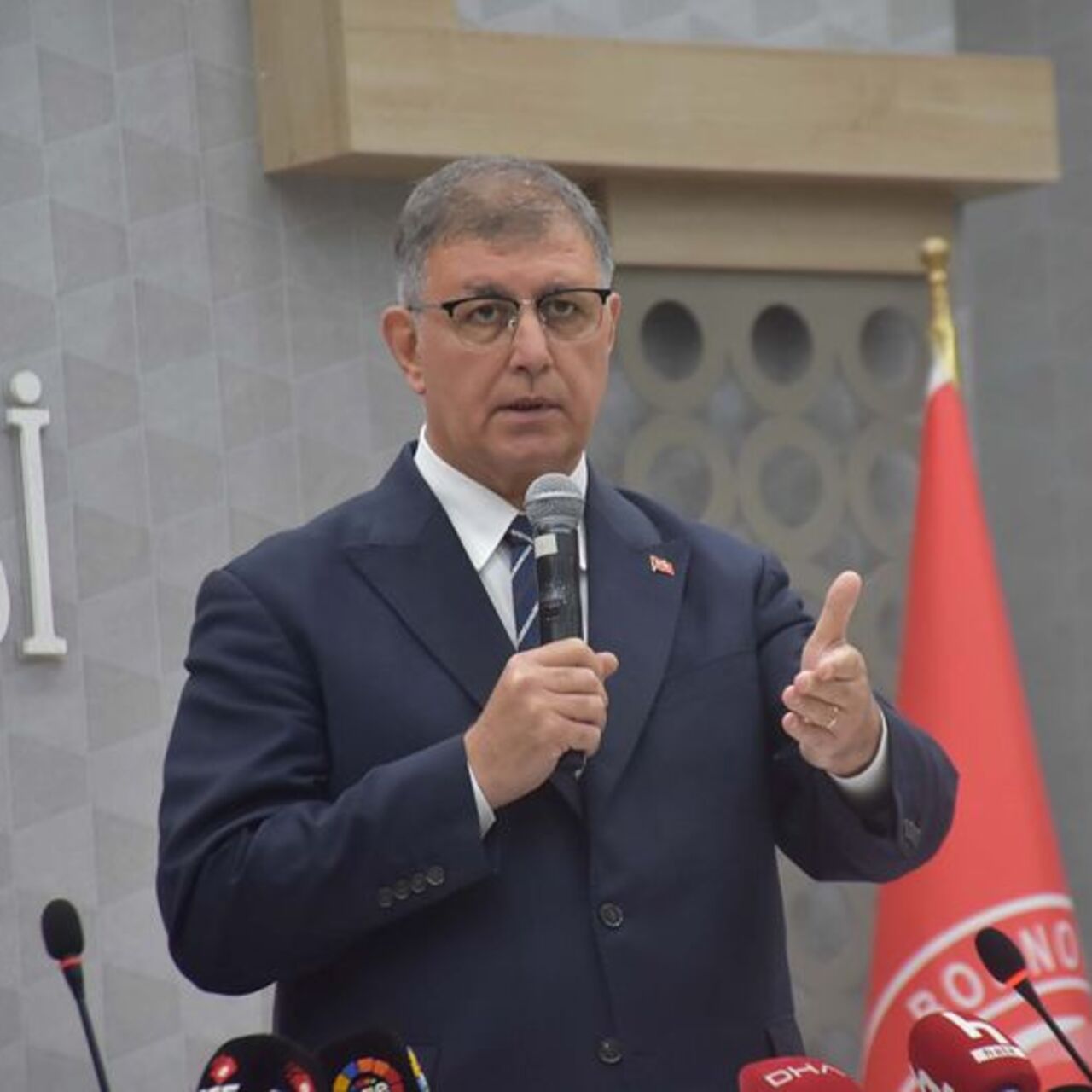 İzmir’de grevin 6’ncı gününde de uzlaşma çıkmadı