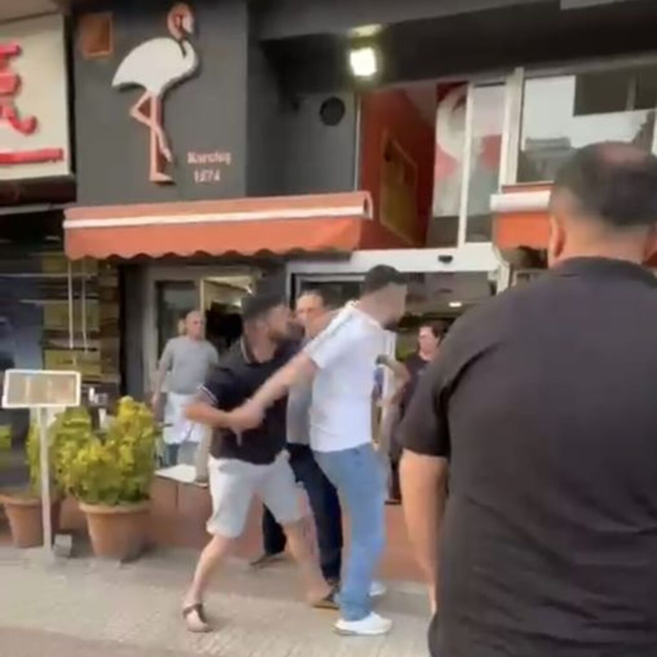 Kadıköy’de trafik kavgası: Boğazını keserim