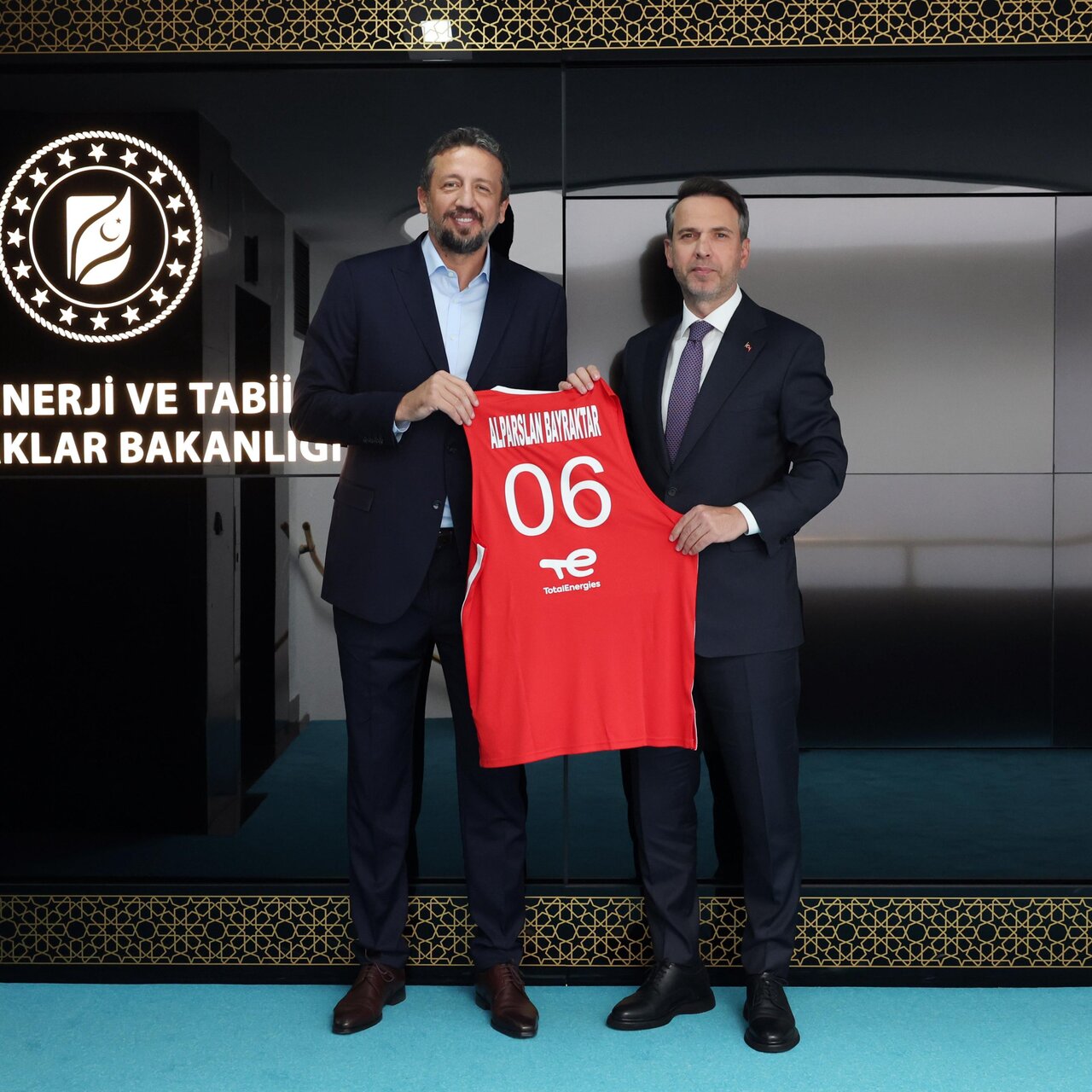 Türkoğlu’dan Bakan Bayraktar’a ziyaret!