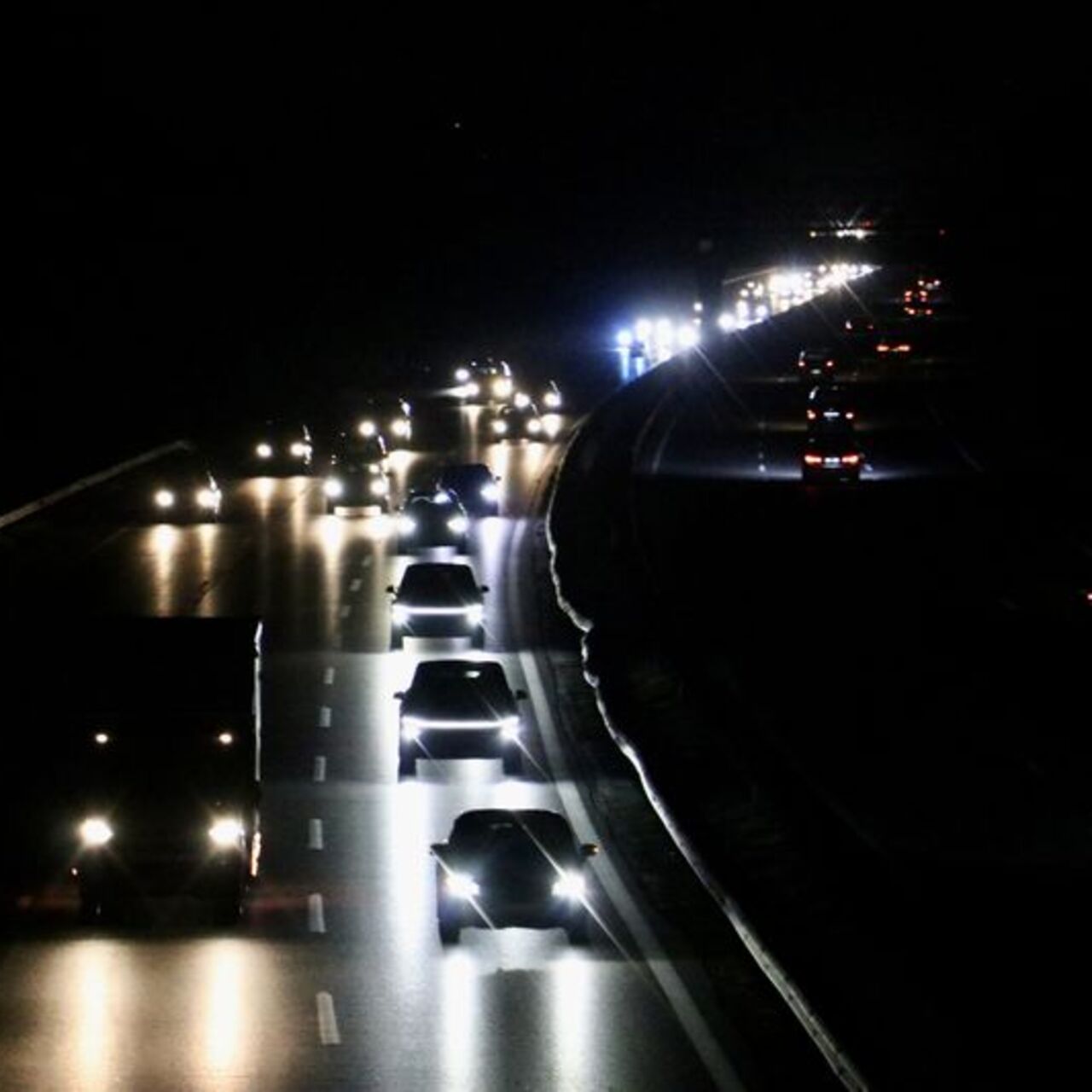Bayram tatili dönüşü trafik yoğunluğu başladı