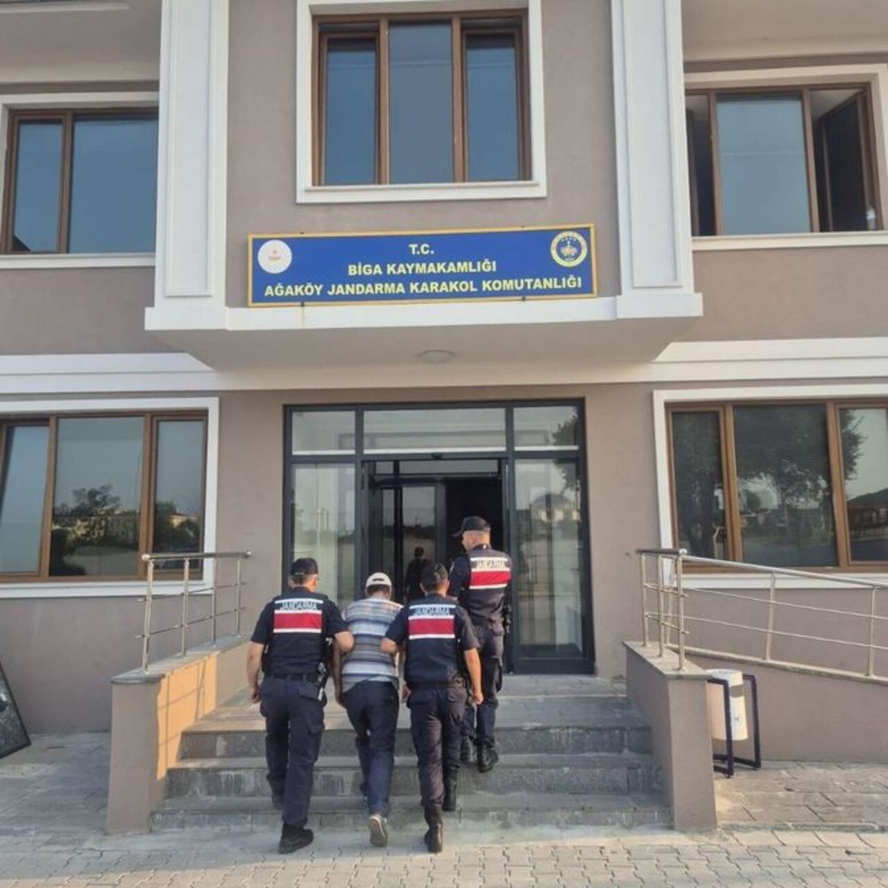 Çanakkale’de yangına neden olan biçerdöver operatörü hakkında adli işlem başlatıldı