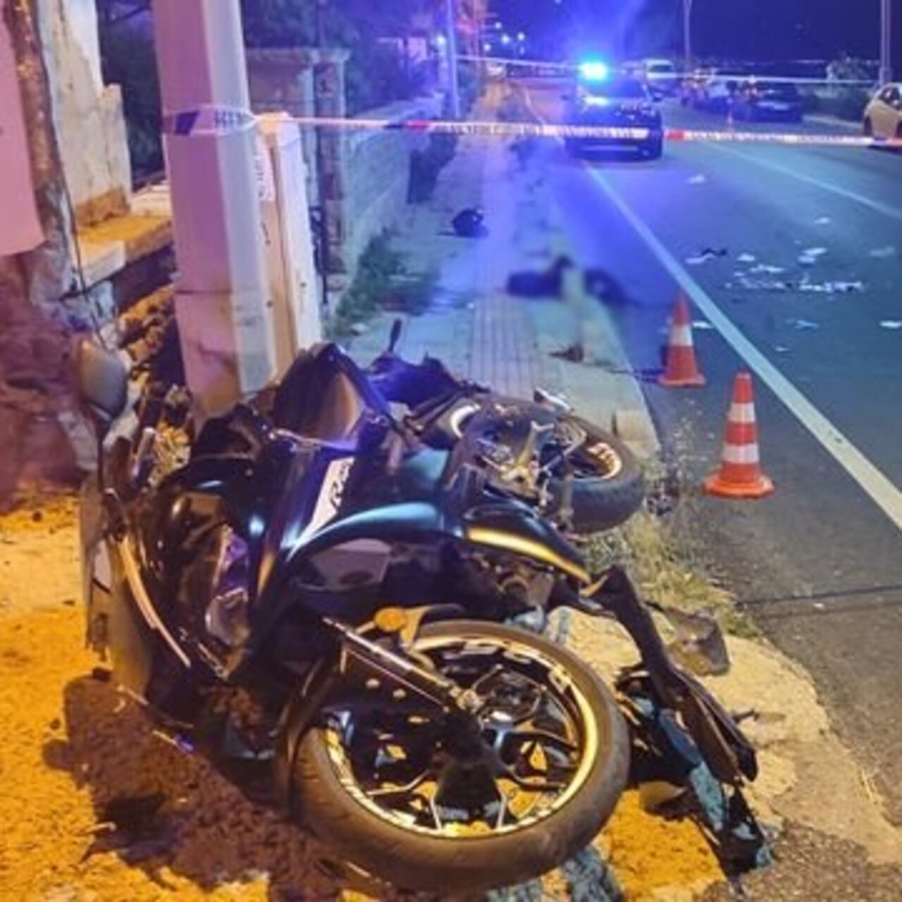 İki motosiklet çarpıştı, sürücüler öldü