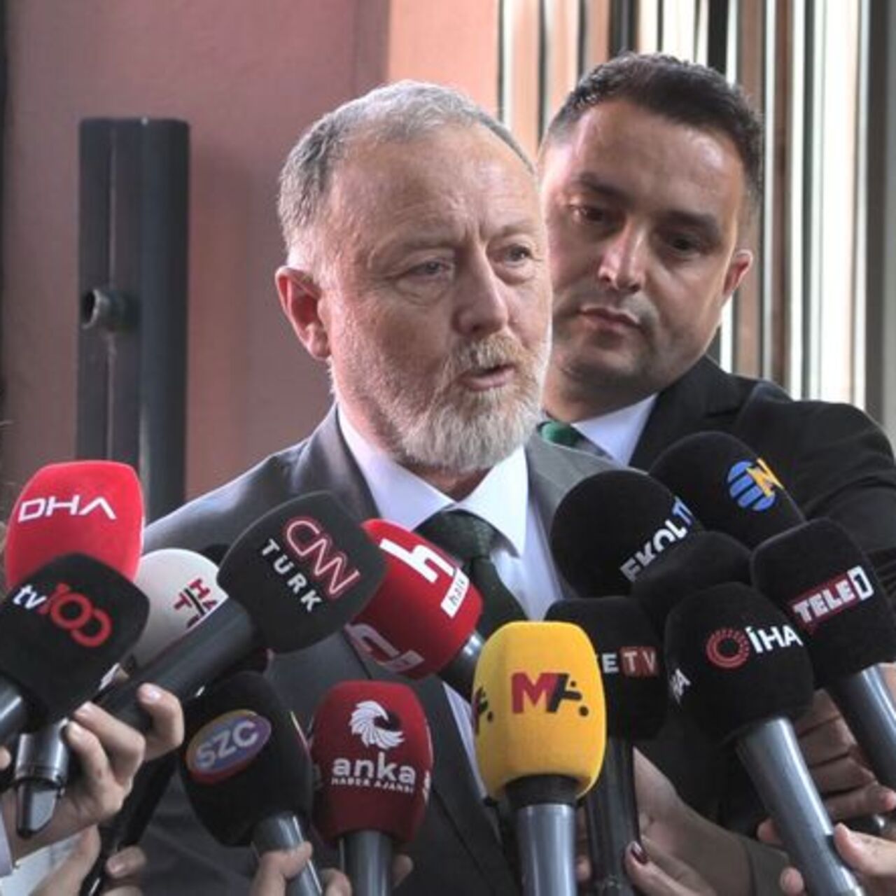 Bakan Tunç DEM Parti ile görüştü