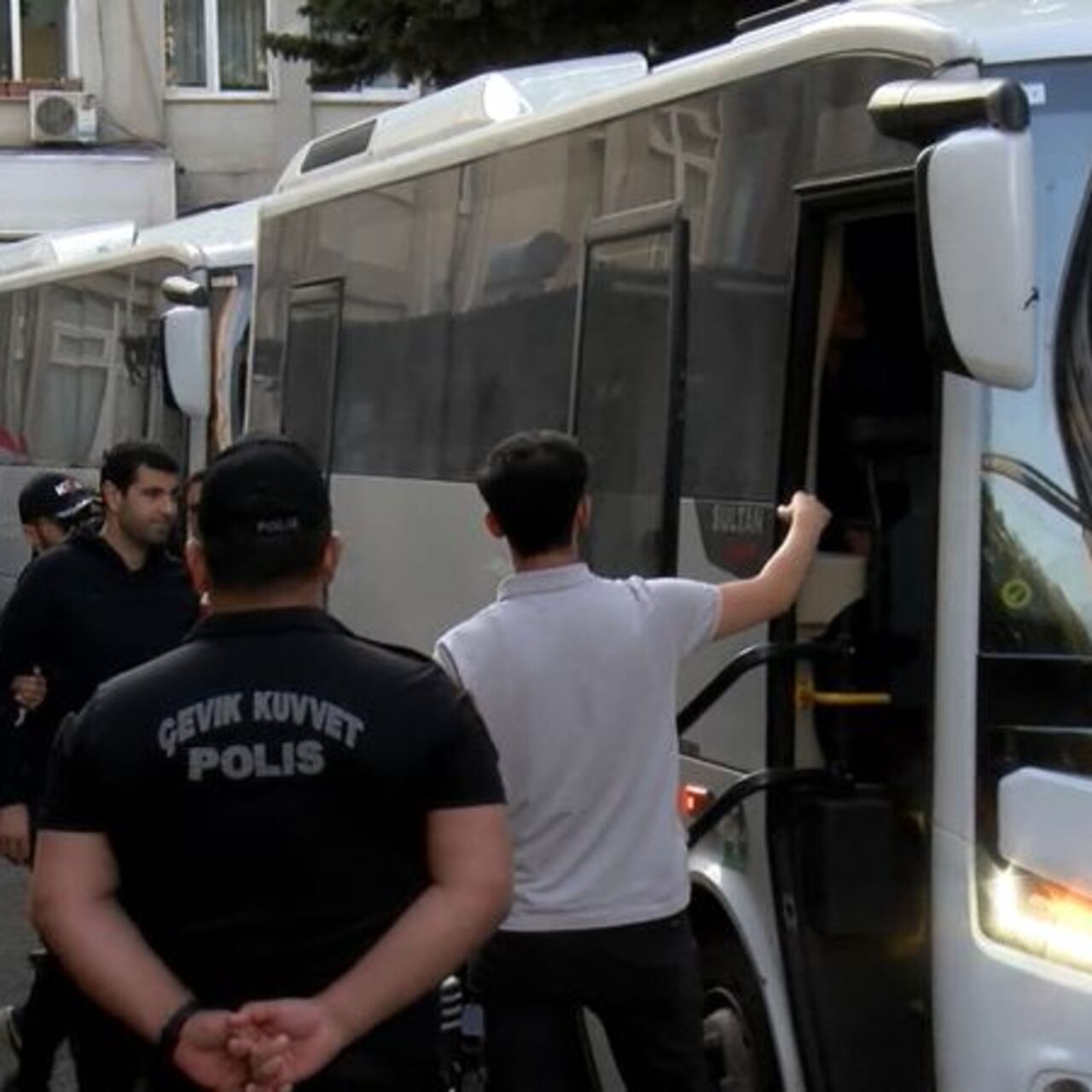 İBB soruşturması: 36 kişi adliyede