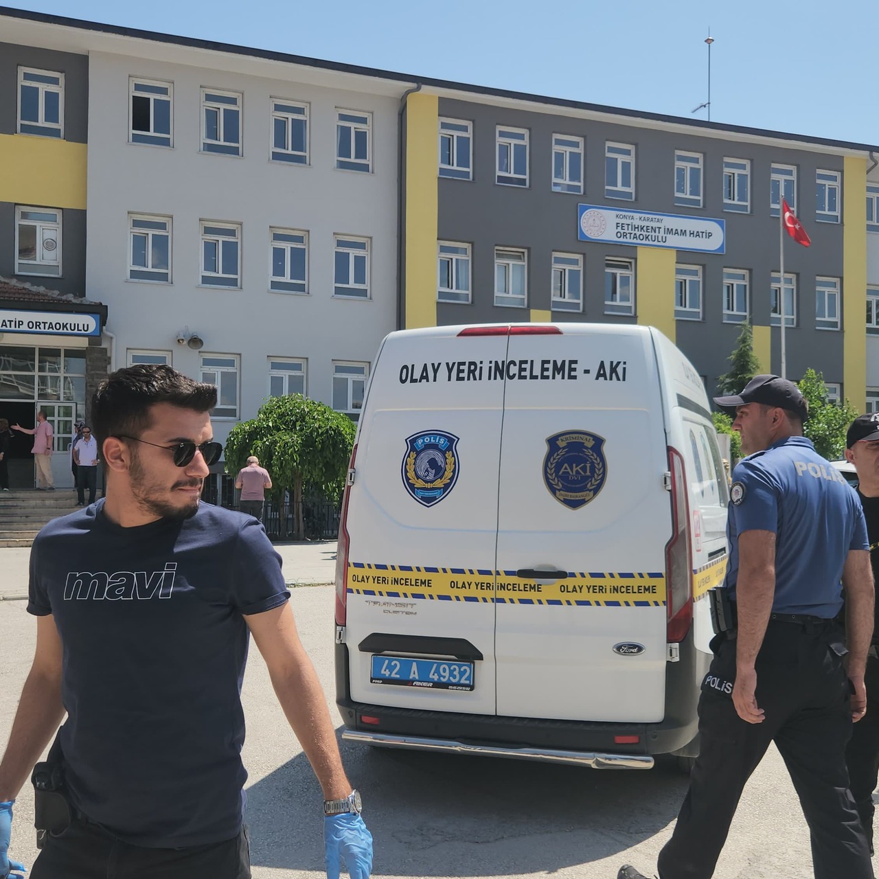 Okulda cinayet! Tüfekle gelip öğretmeni öldürdü!