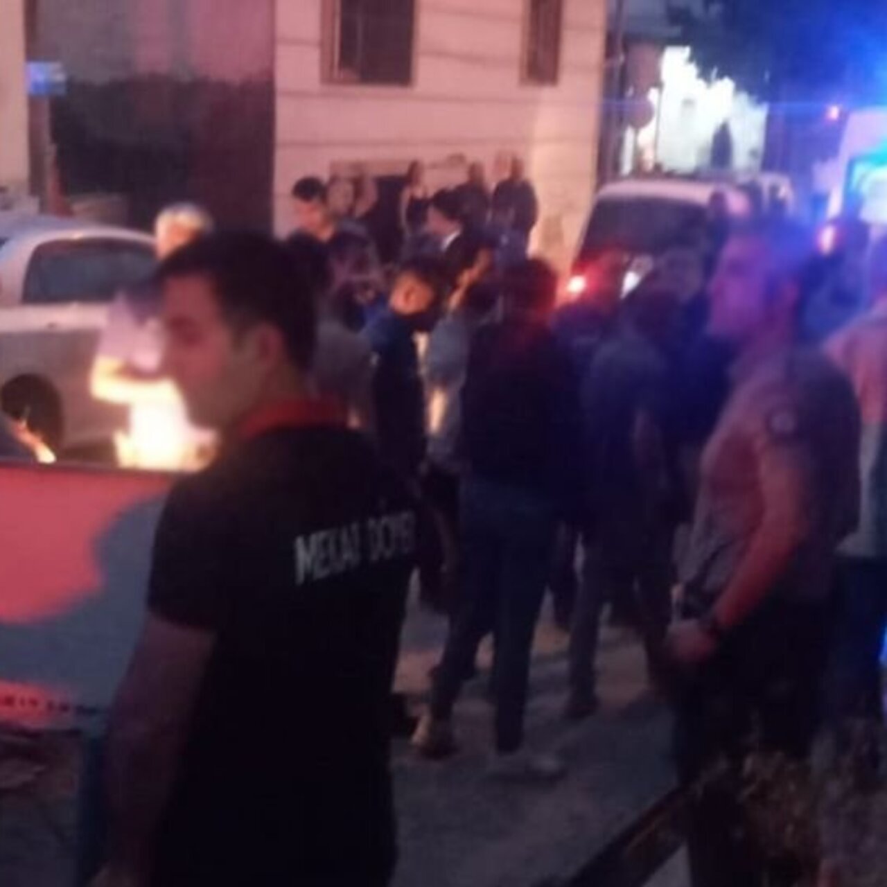 Tarsus’ta bıçak ve satırlı kavga: 1 ölü, 2’si polis 6 yaralı