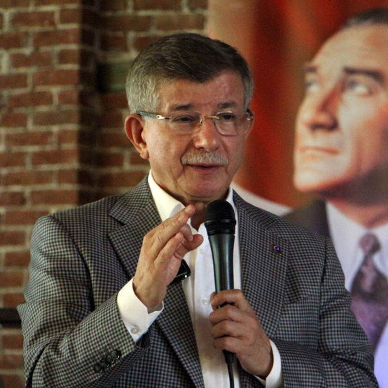 Davutoğlu: İsrail’in saldırganlığı karşısında net tavır almak lazım