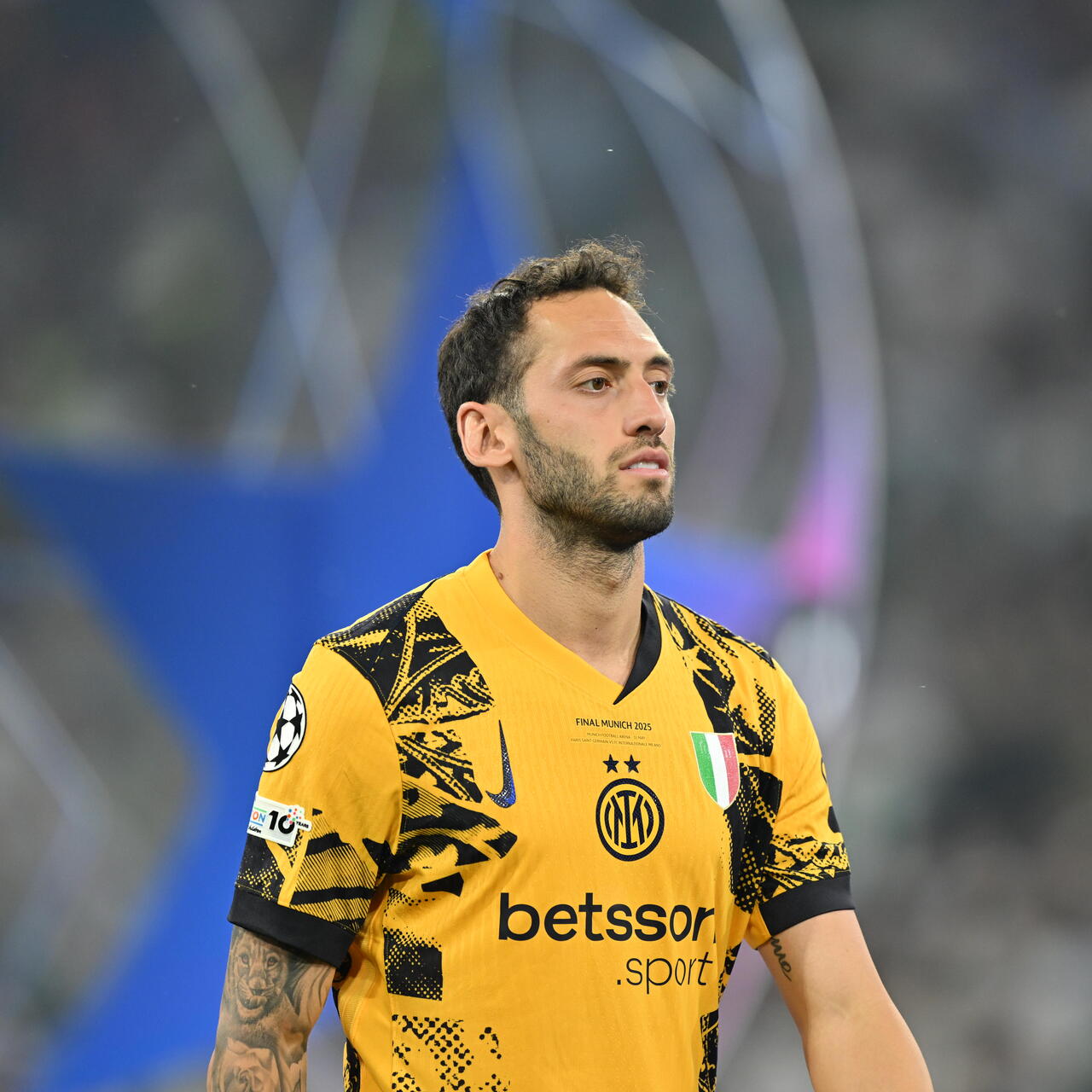 Hakan Çalhanoğlu tarihe geçti!