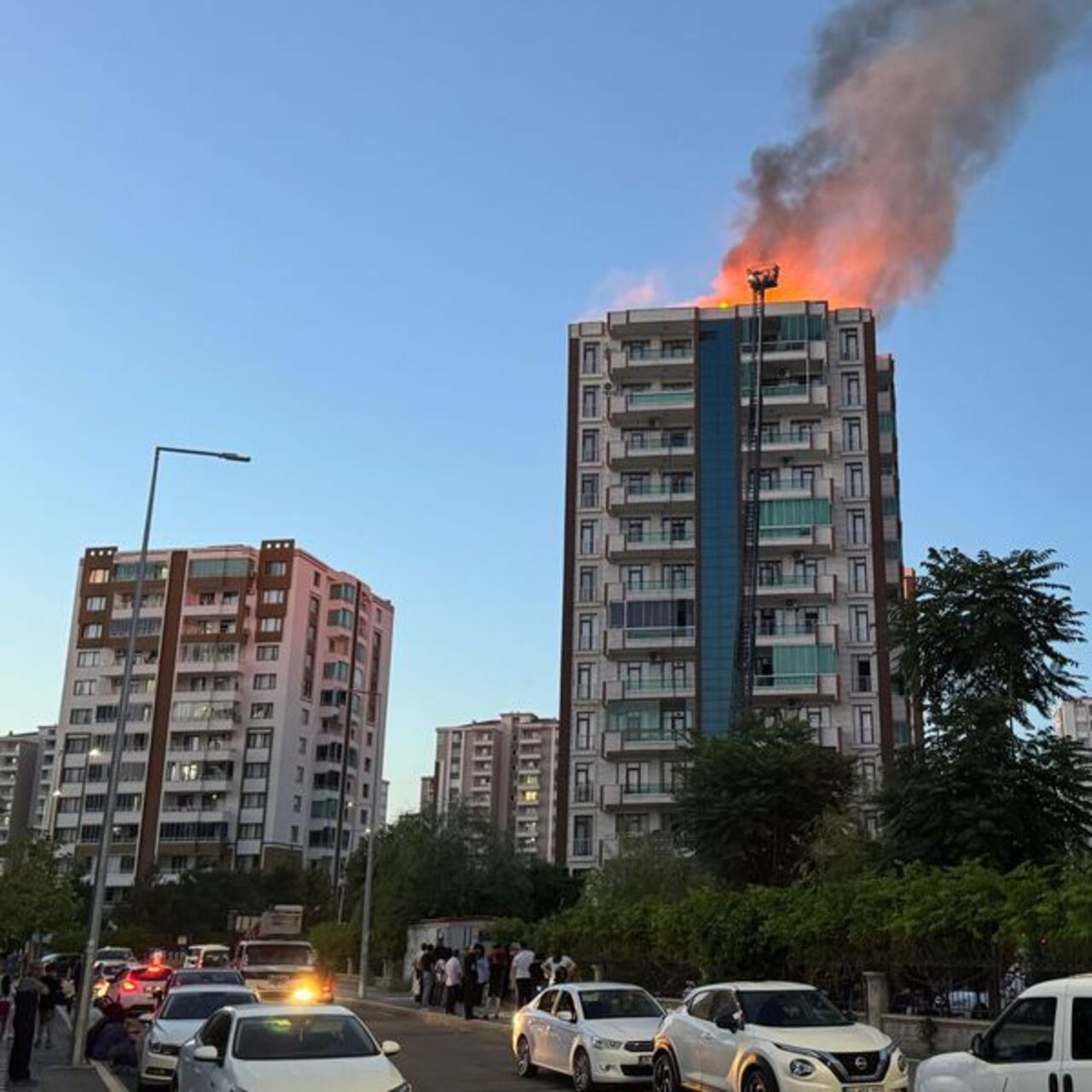 4 kişinin öldüğü yangında gözaltı 5 oldu!