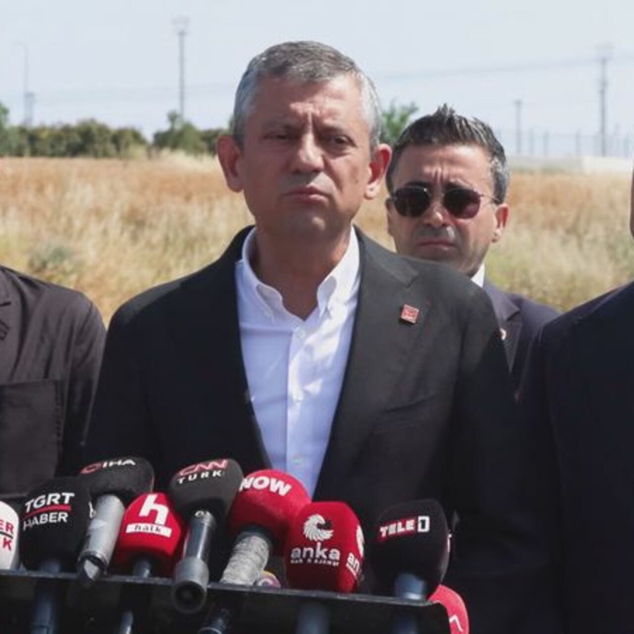 Özel’den İmamoğlun’a cezaevinde ziyaret