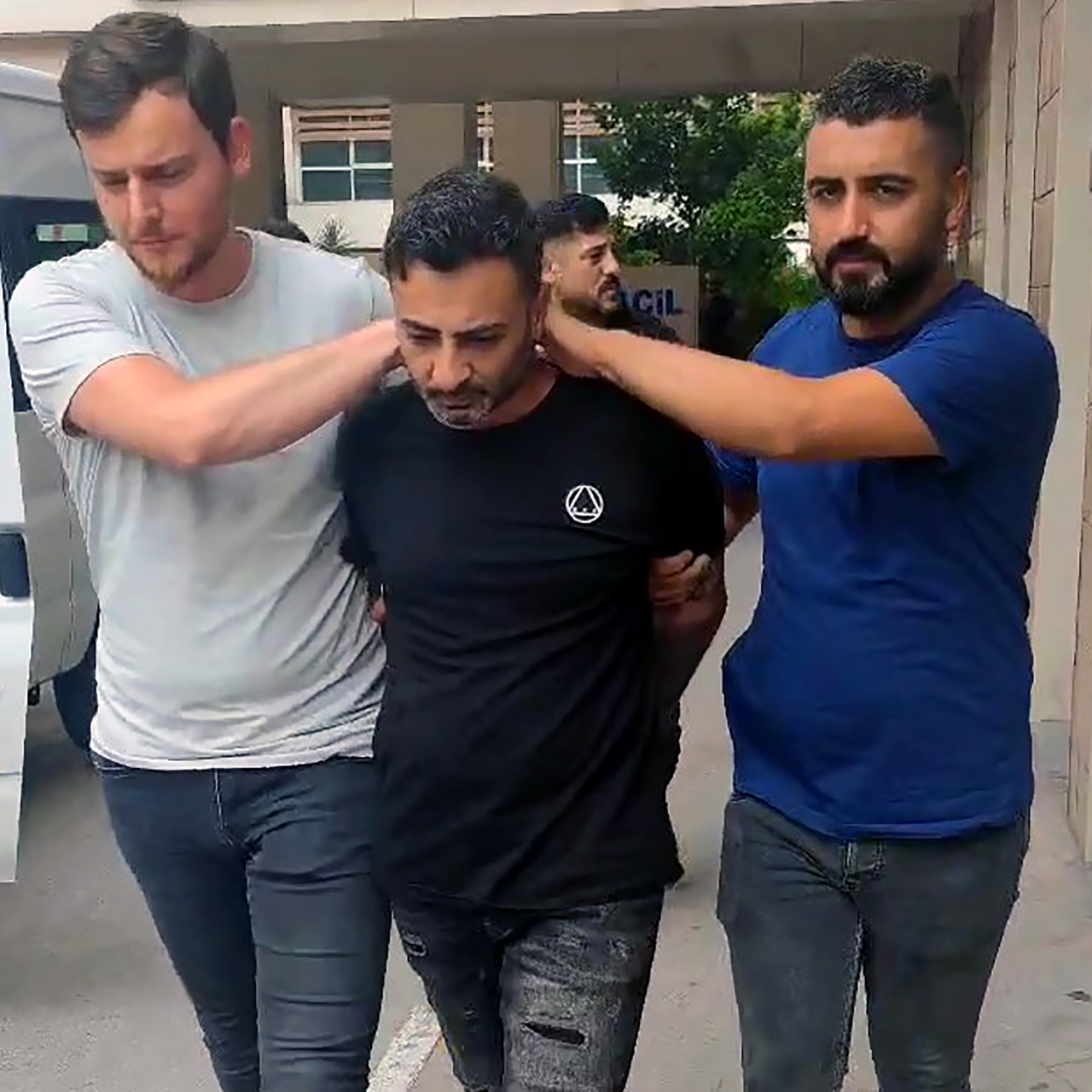 Cezaevi firarisinin oyununu parmak izi bozdu!