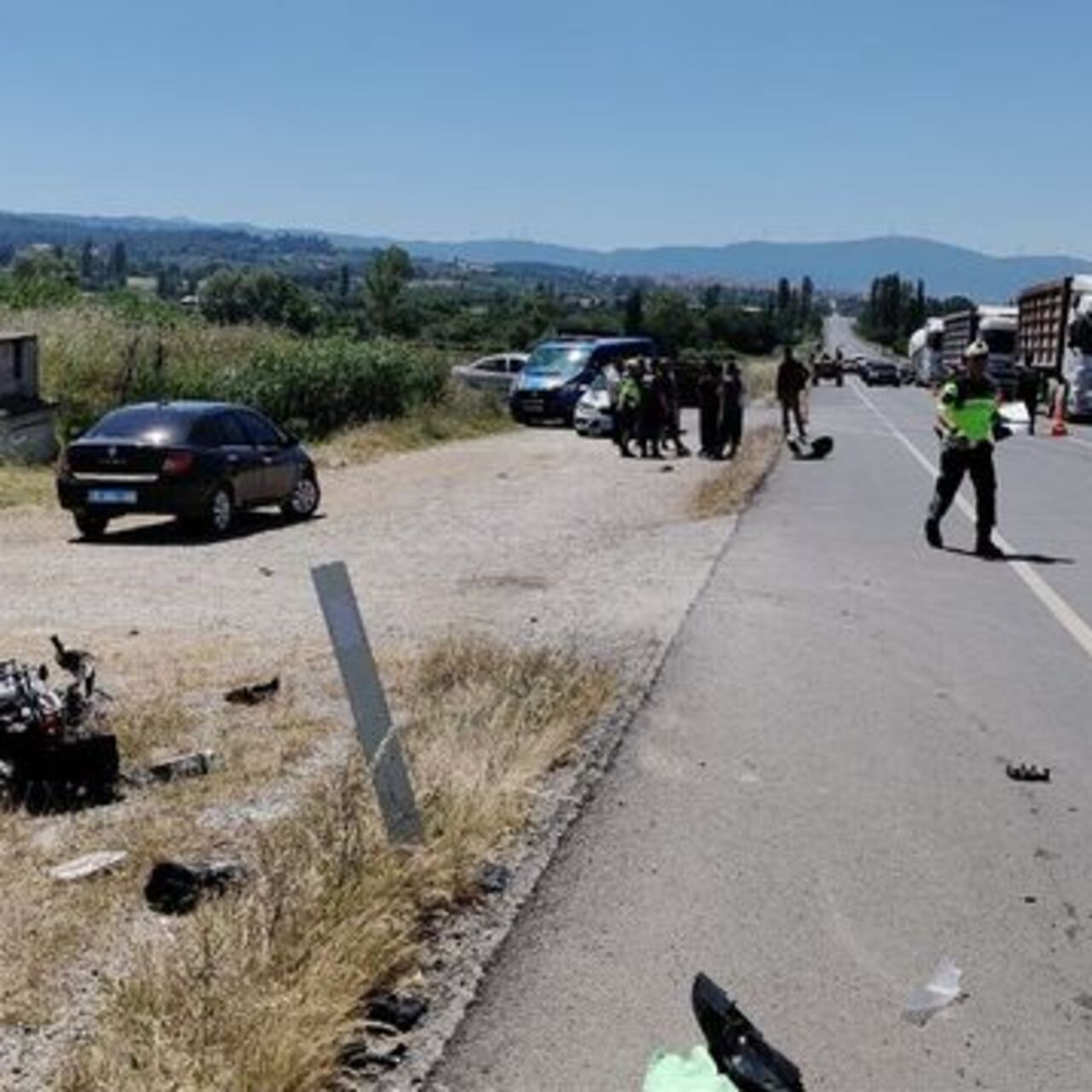 Traktörle çarpışan motosikletin sürücüsü öldü