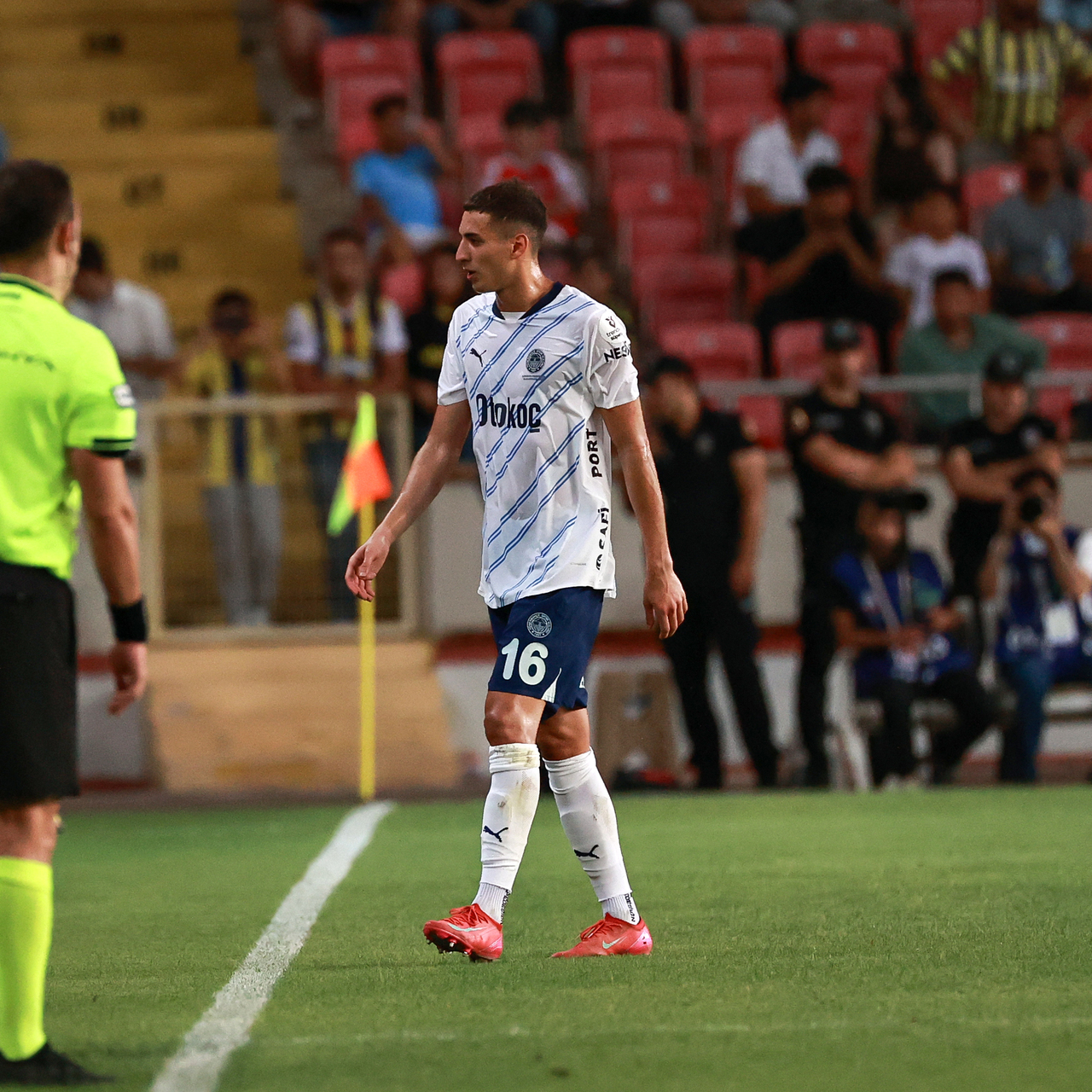 Fenerbahçe’de sadece Mert Müldür kızardı!