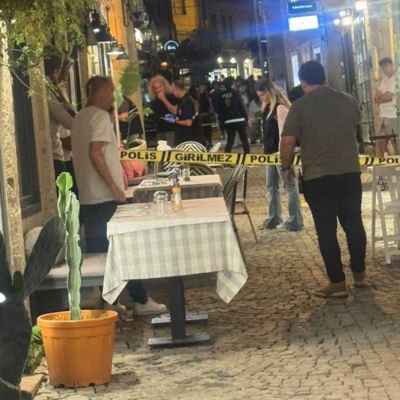 Çeşme’de iş insanına silahlı saldırı