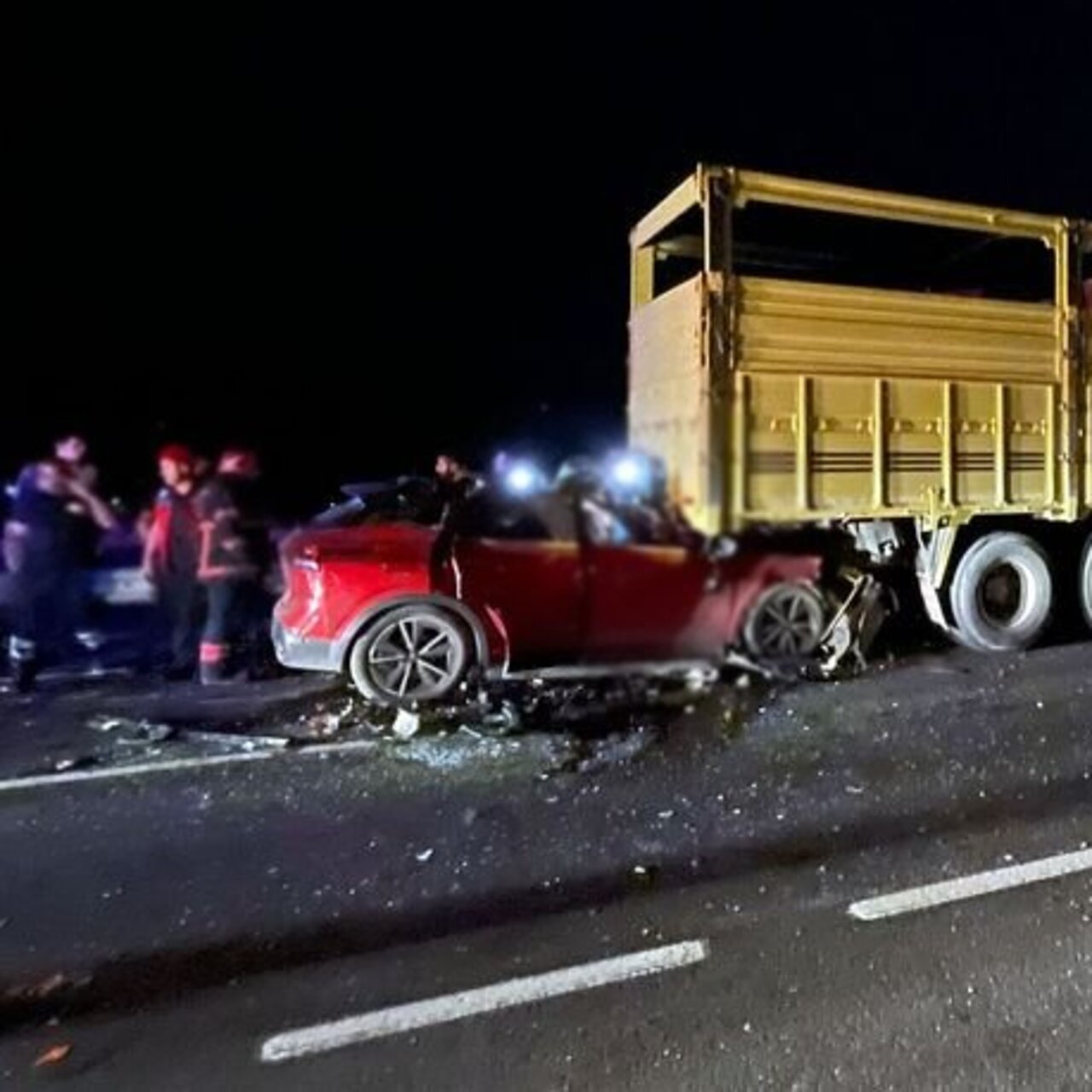 Sakarya’da SUV tipi araç, kamyona çarptı: 1 ölü